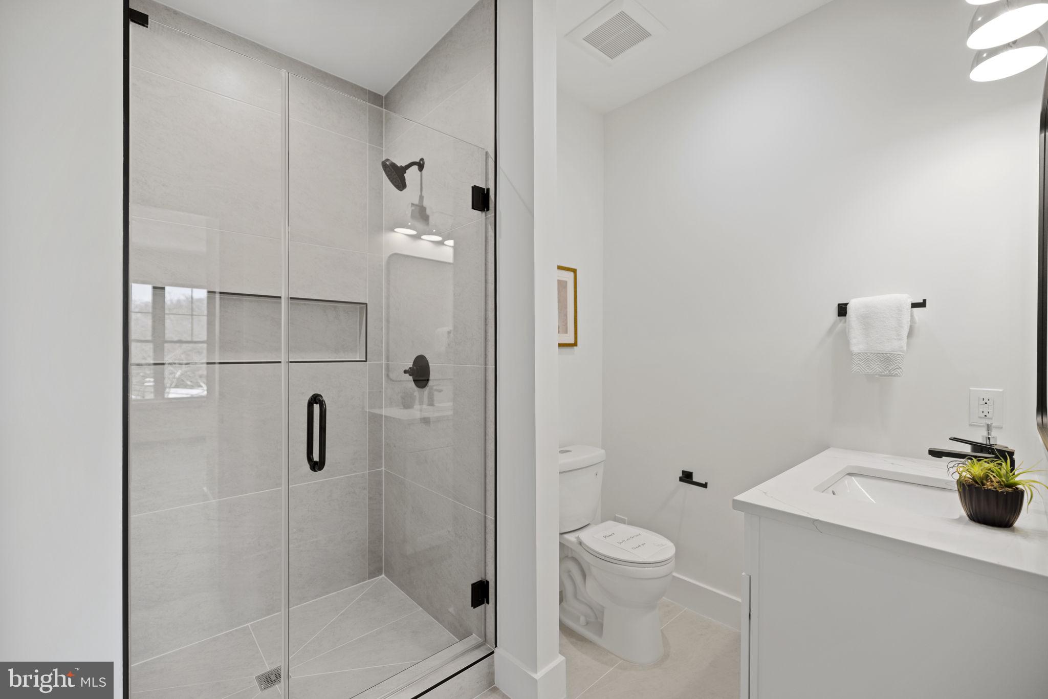 BROYHILLS MCLEAN ESTATES - Residential