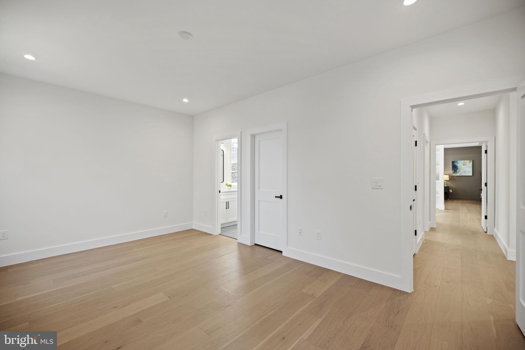 BROYHILLS MCLEAN ESTATES - Residential