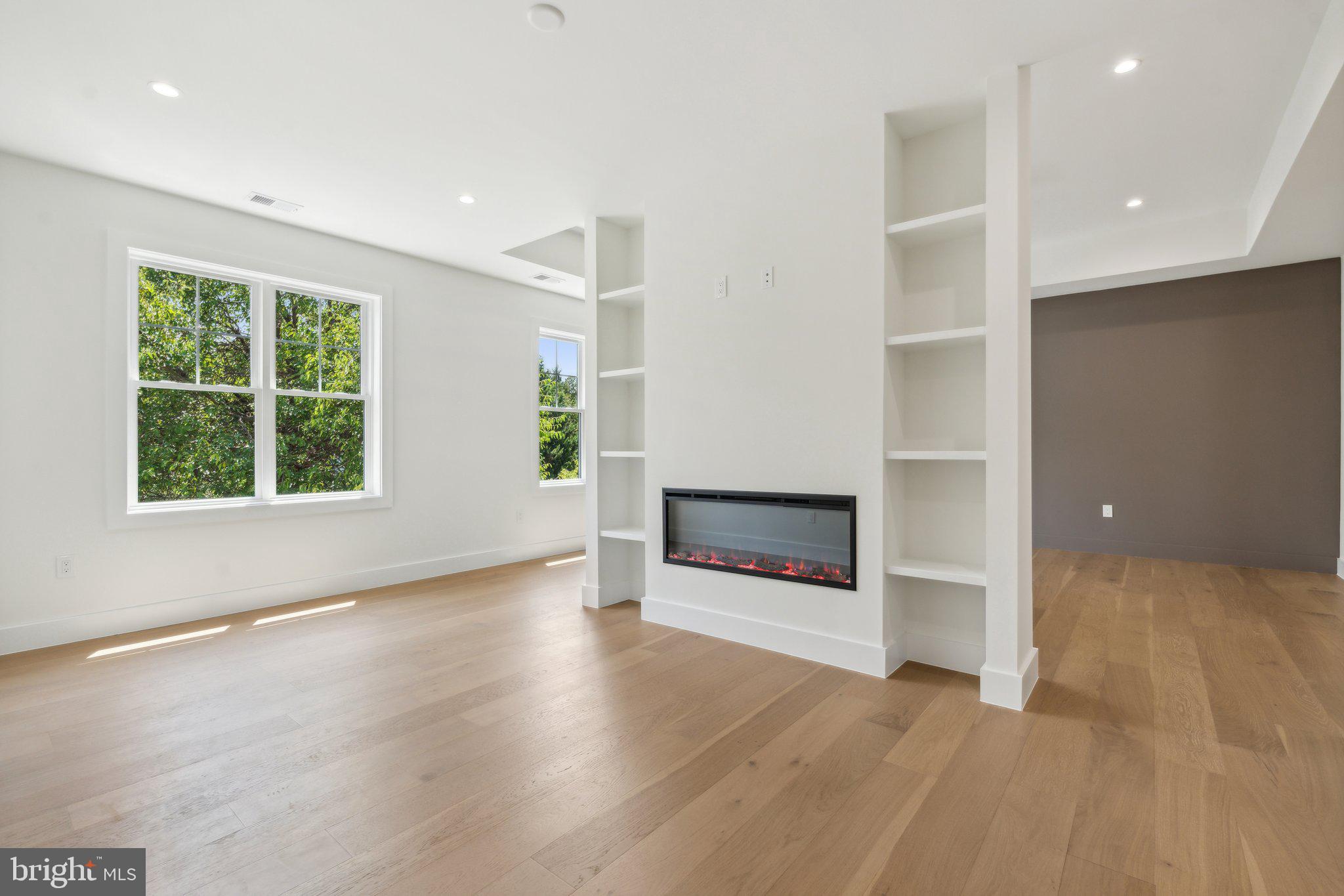 BROYHILLS MCLEAN ESTATES - Residential