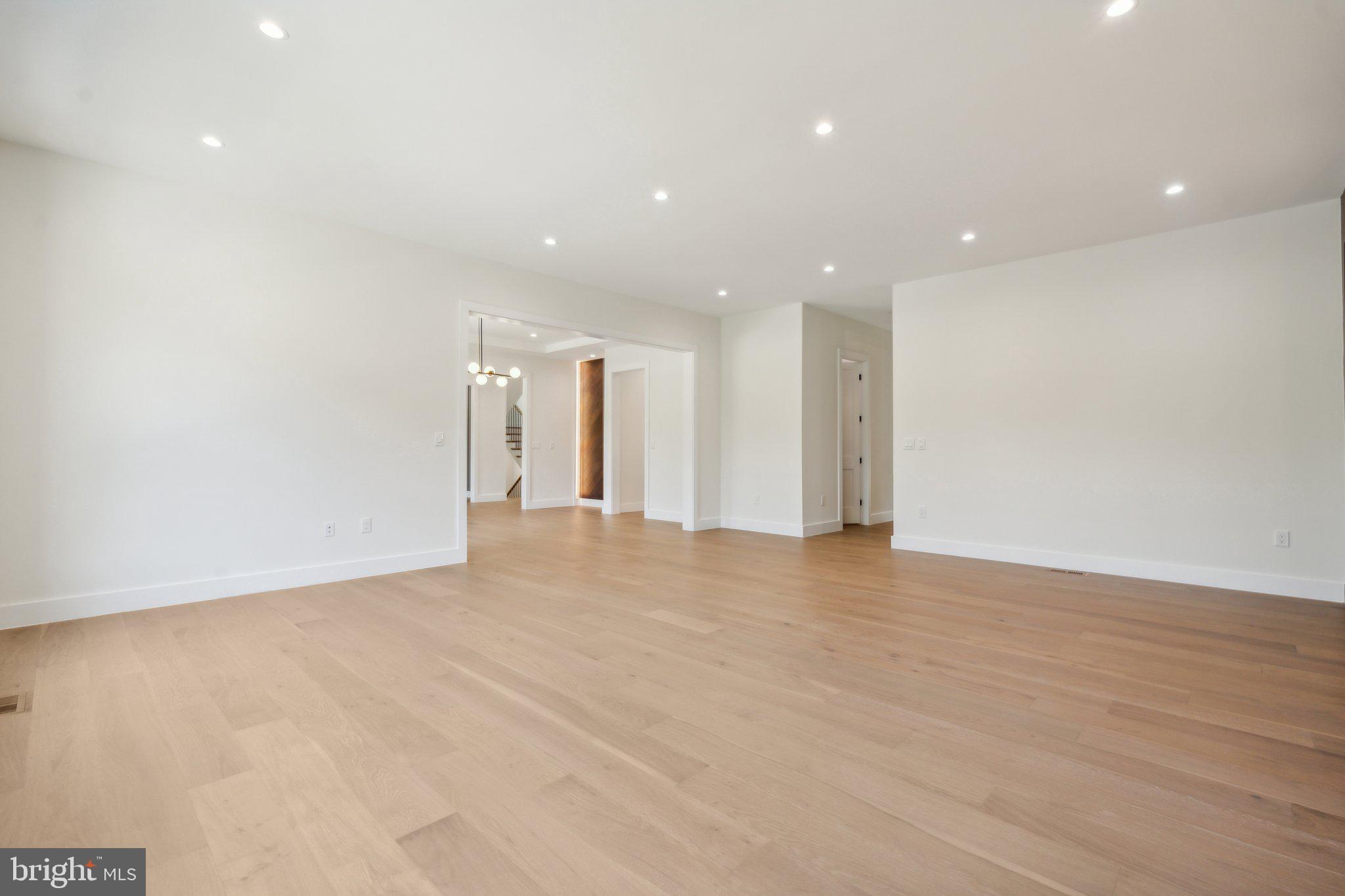 BROYHILLS MCLEAN ESTATES - Residential