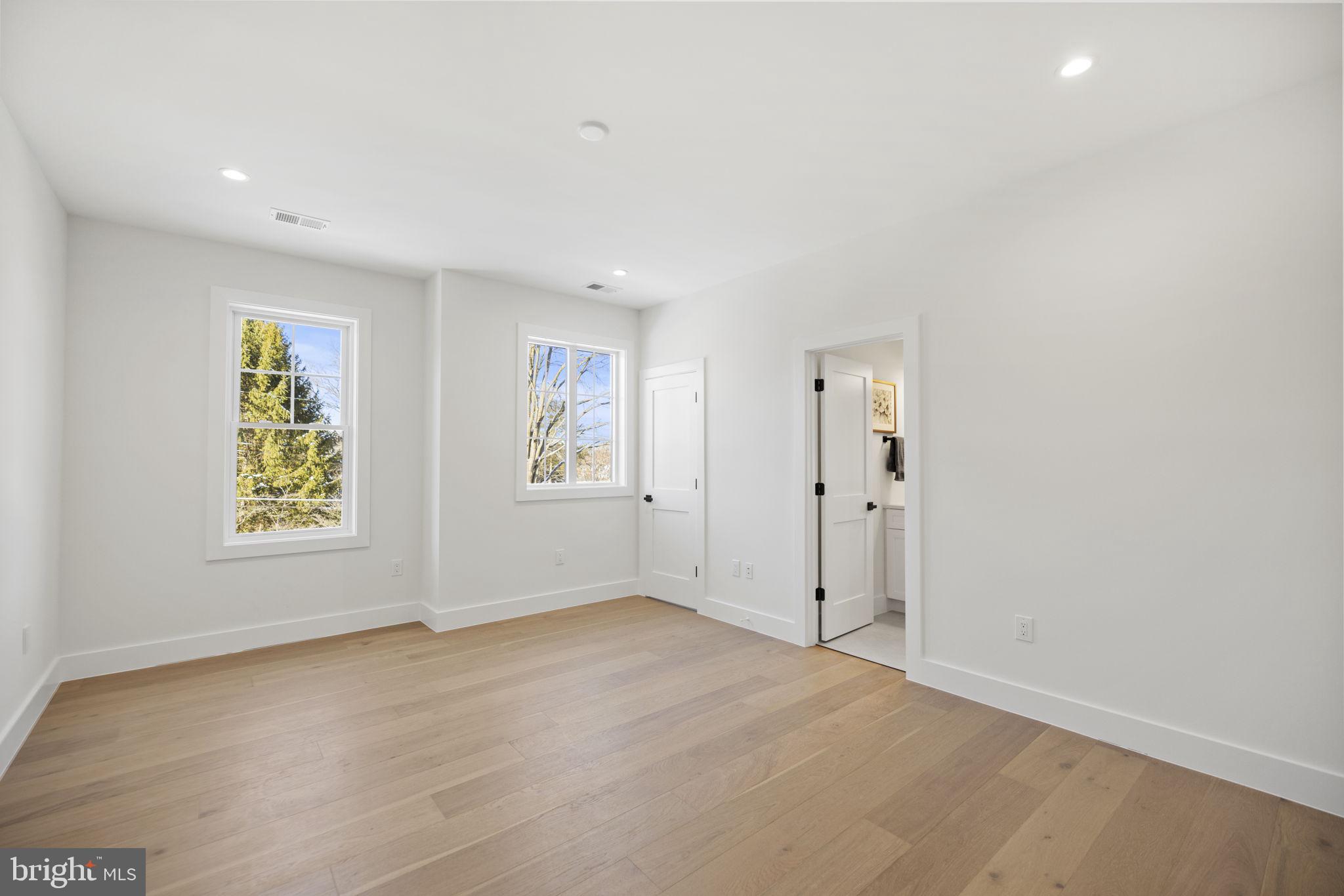 BROYHILLS MCLEAN ESTATES - Residential