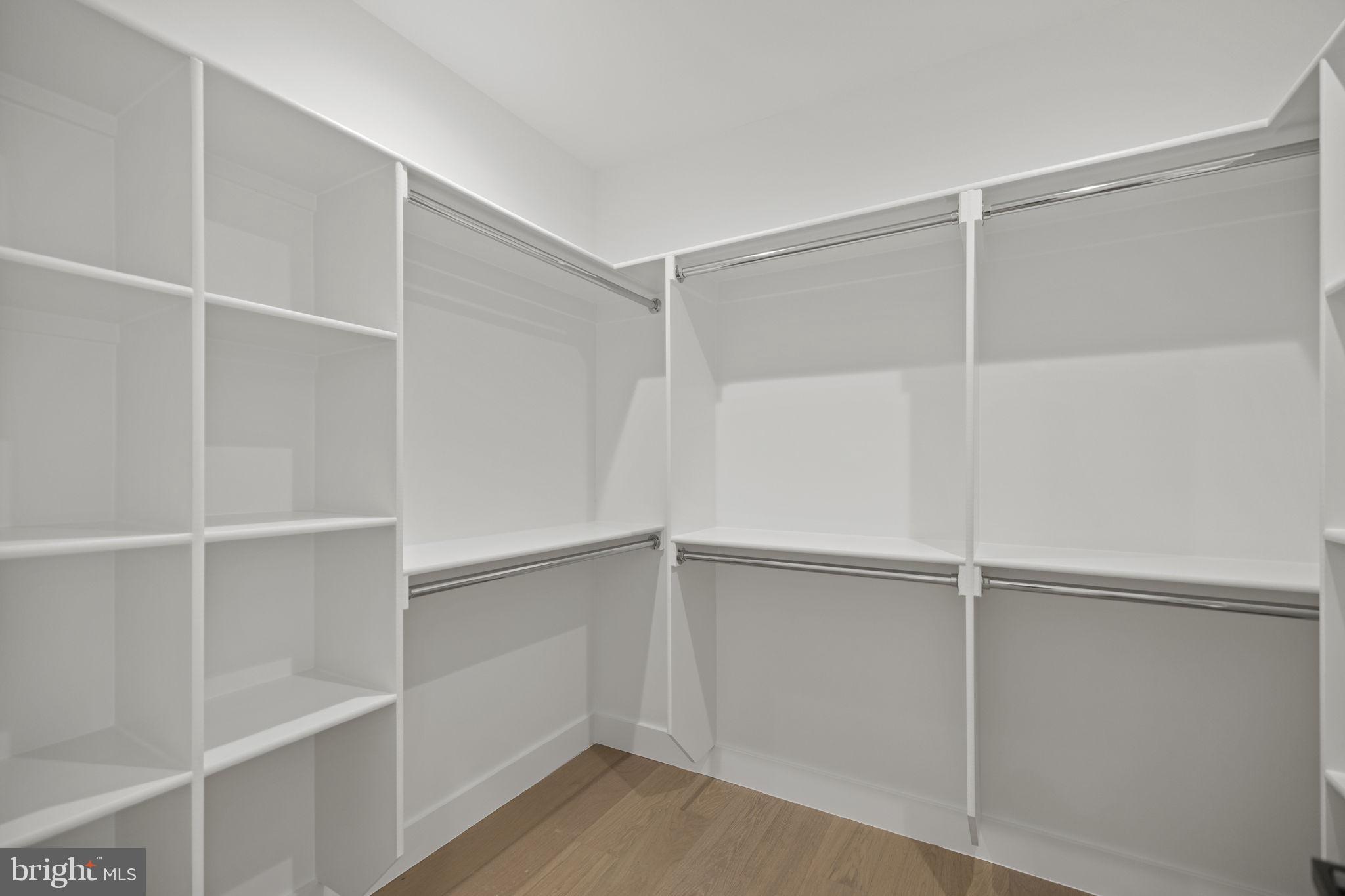 BROYHILLS MCLEAN ESTATES - Residential