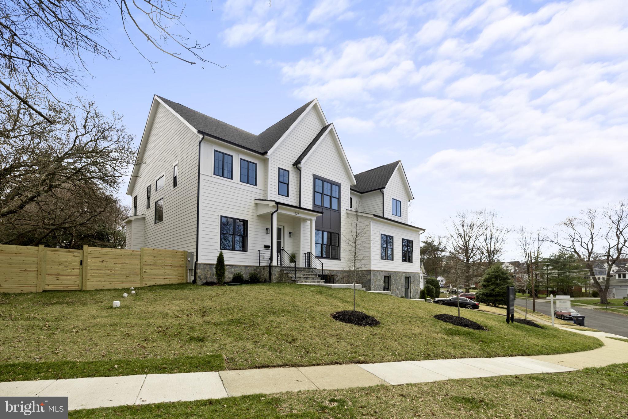 BROYHILLS MCLEAN ESTATES - Residential