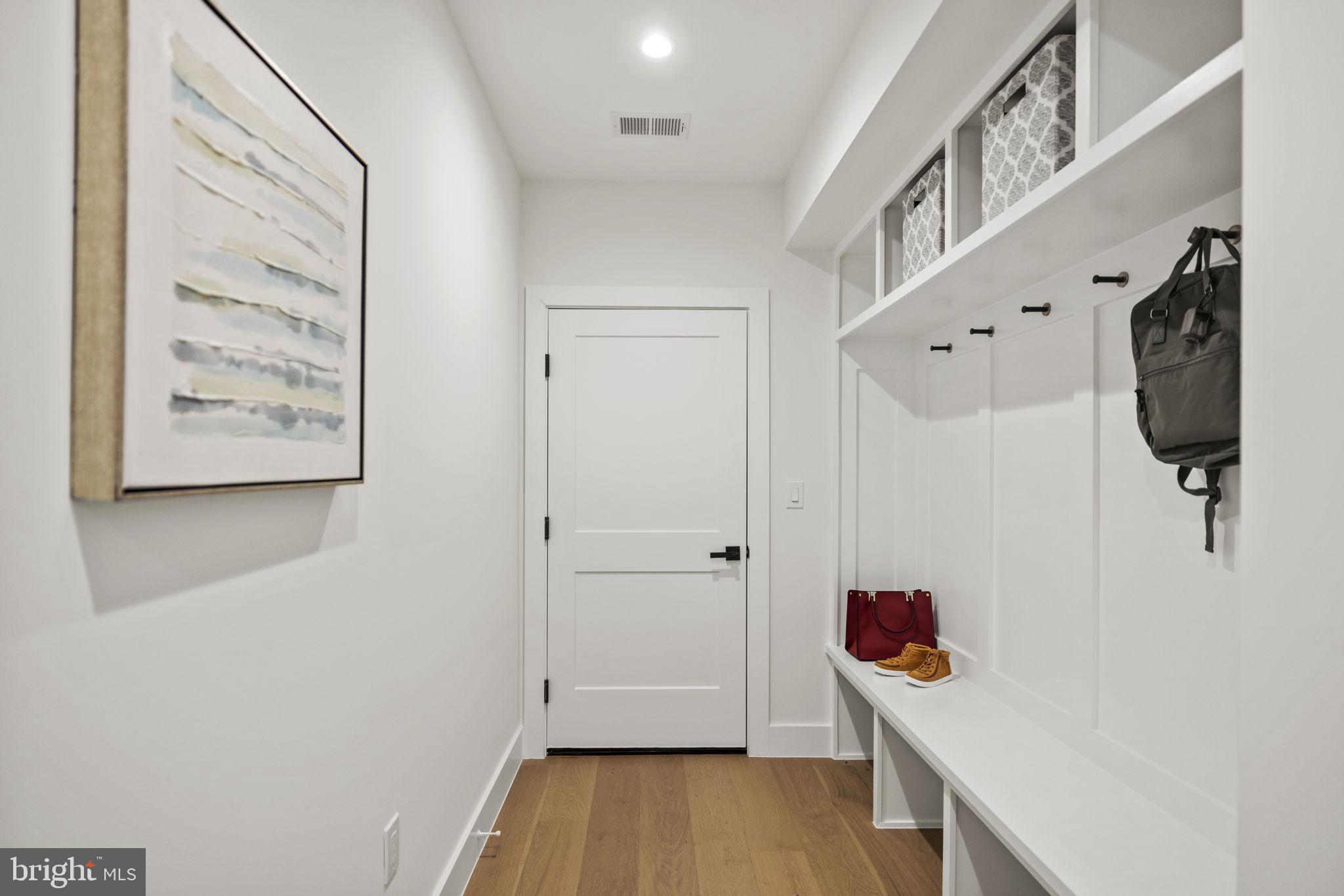 BROYHILLS MCLEAN ESTATES - Residential