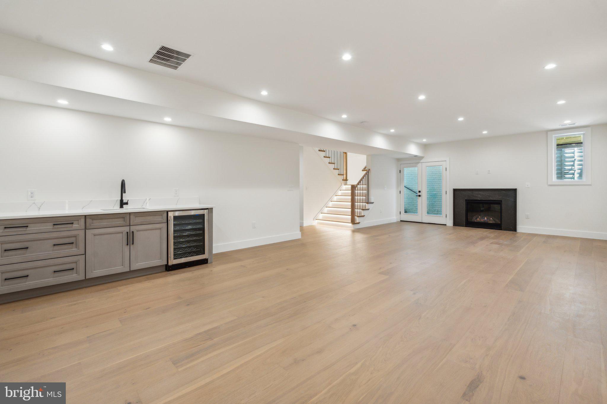 BROYHILLS MCLEAN ESTATES - Residential
