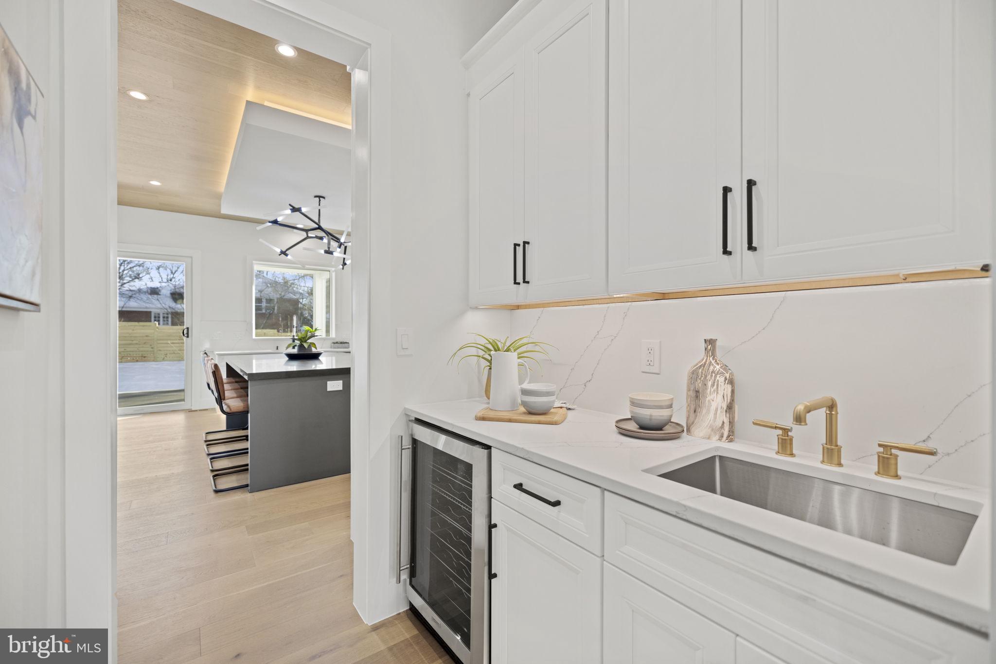 BROYHILLS MCLEAN ESTATES - Residential