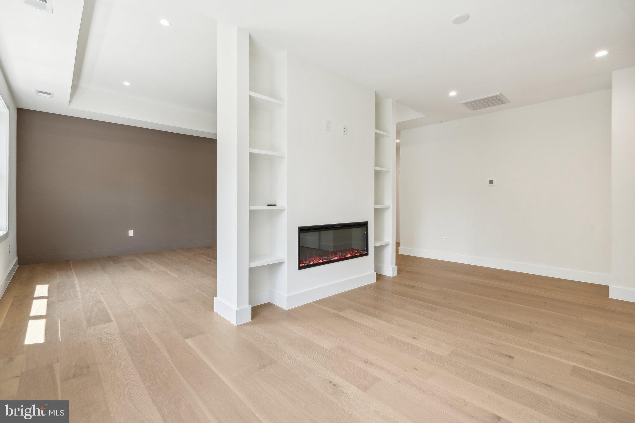 BROYHILLS MCLEAN ESTATES - Residential