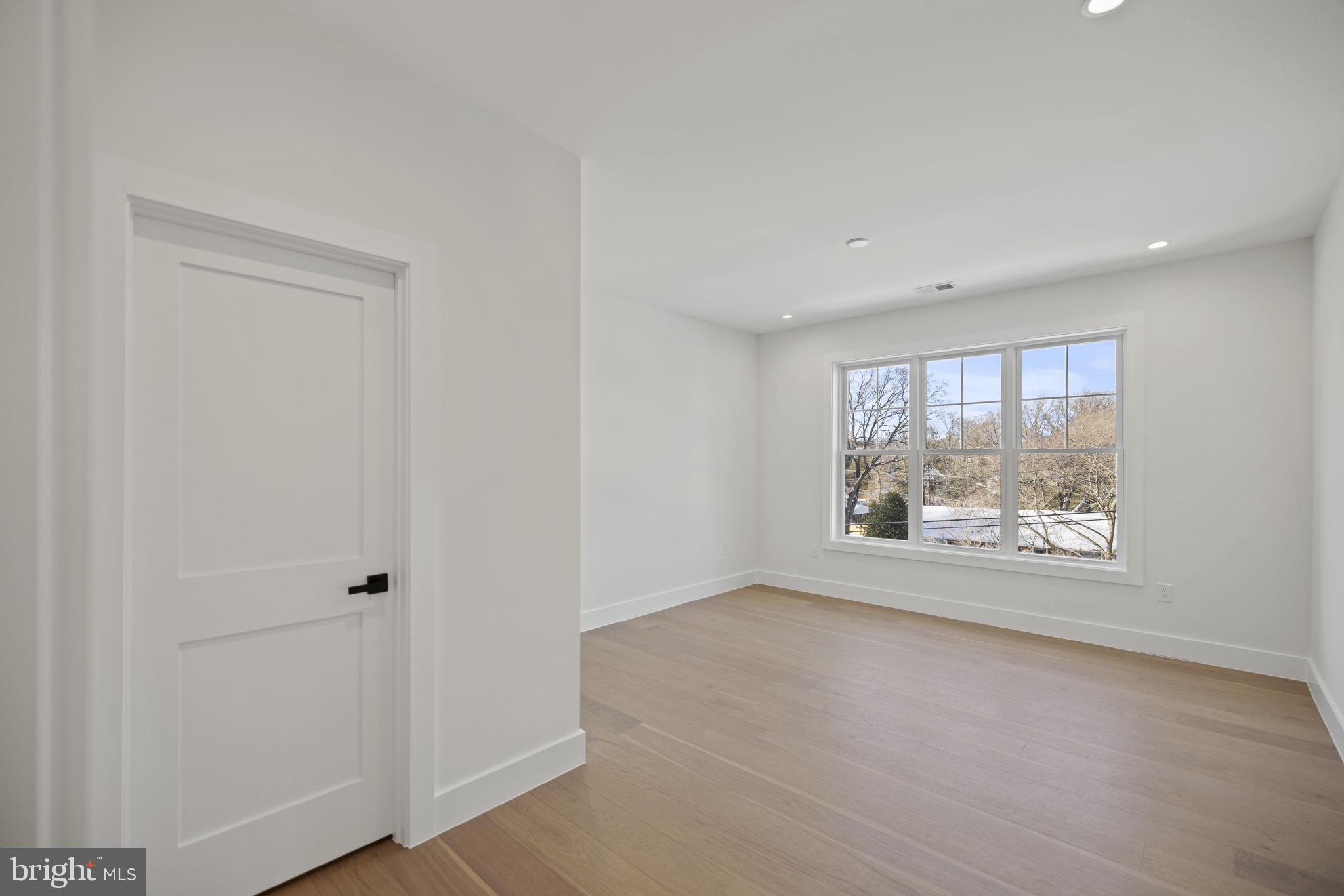 BROYHILLS MCLEAN ESTATES - Residential