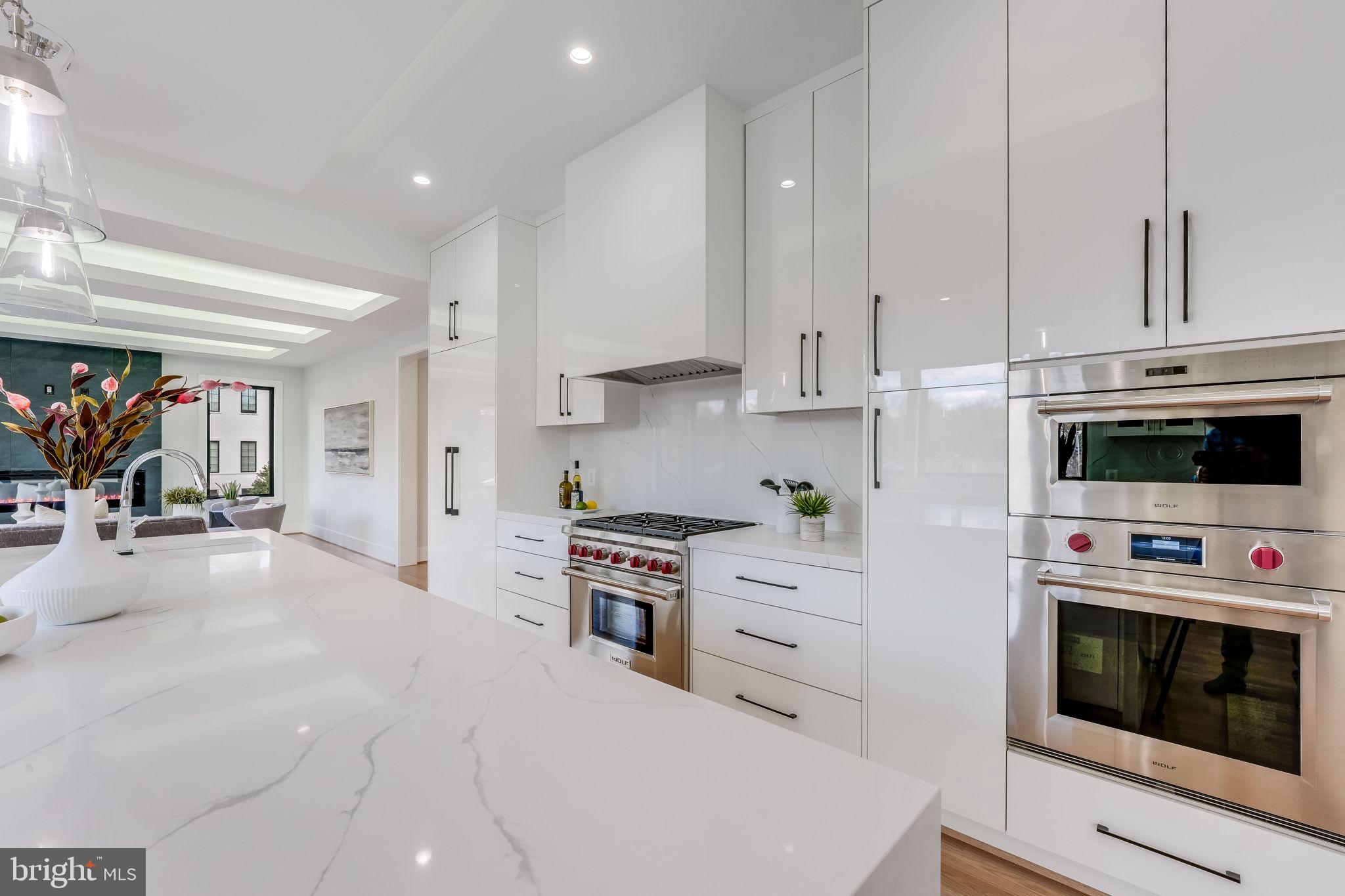 CRESCENT HILLS - Residential