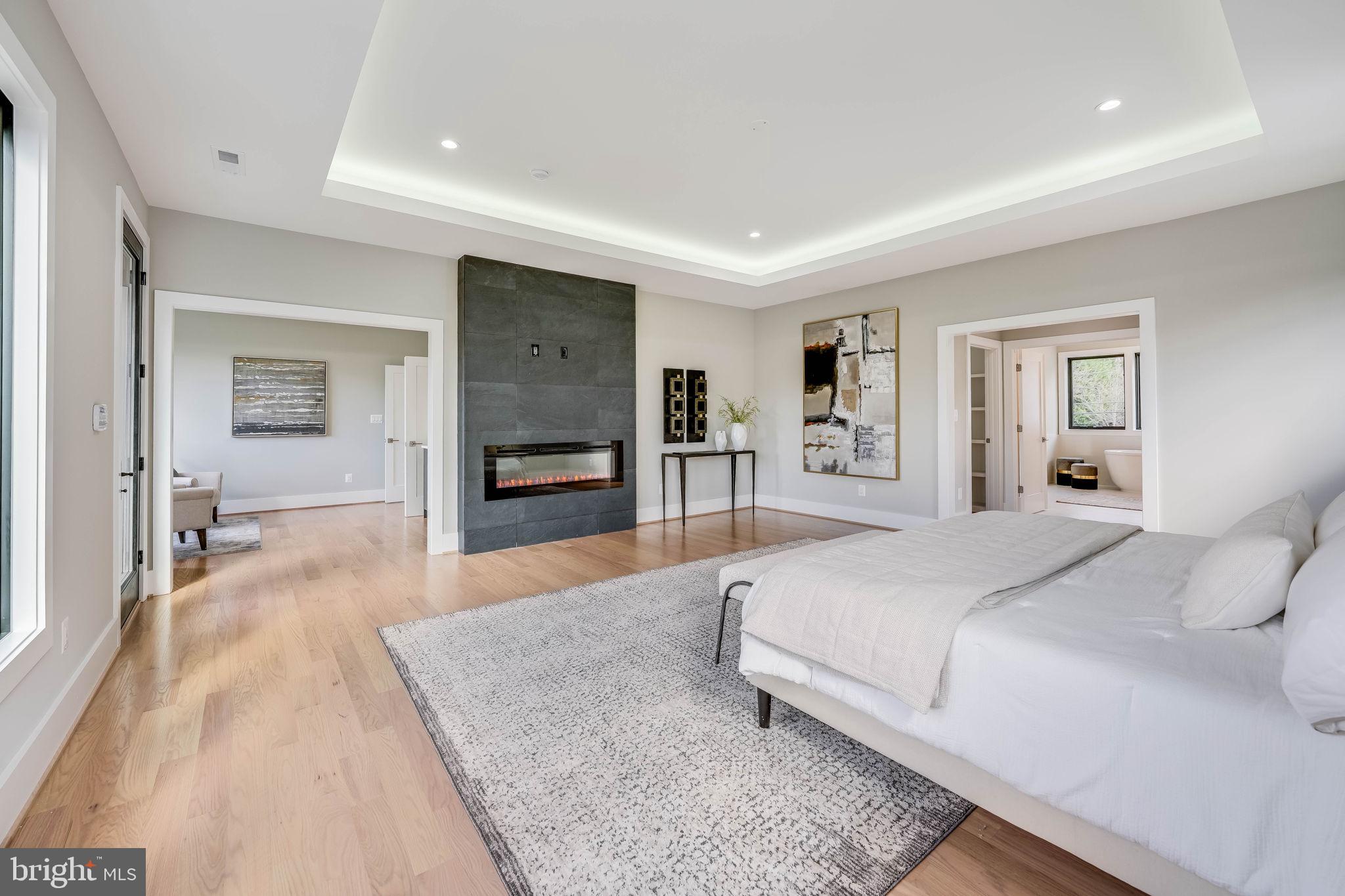 CRESCENT HILLS - Residential