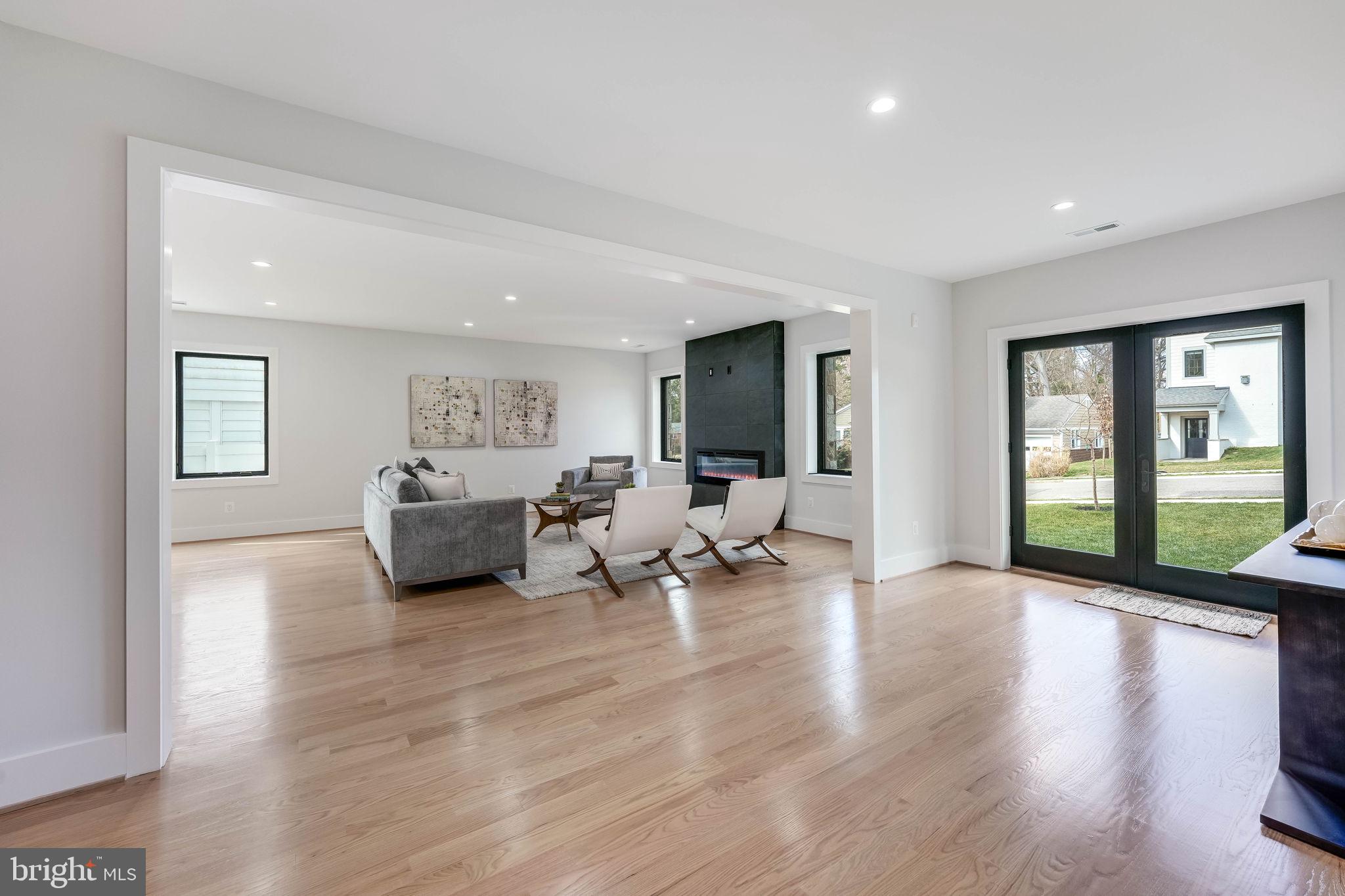 CRESCENT HILLS - Residential
