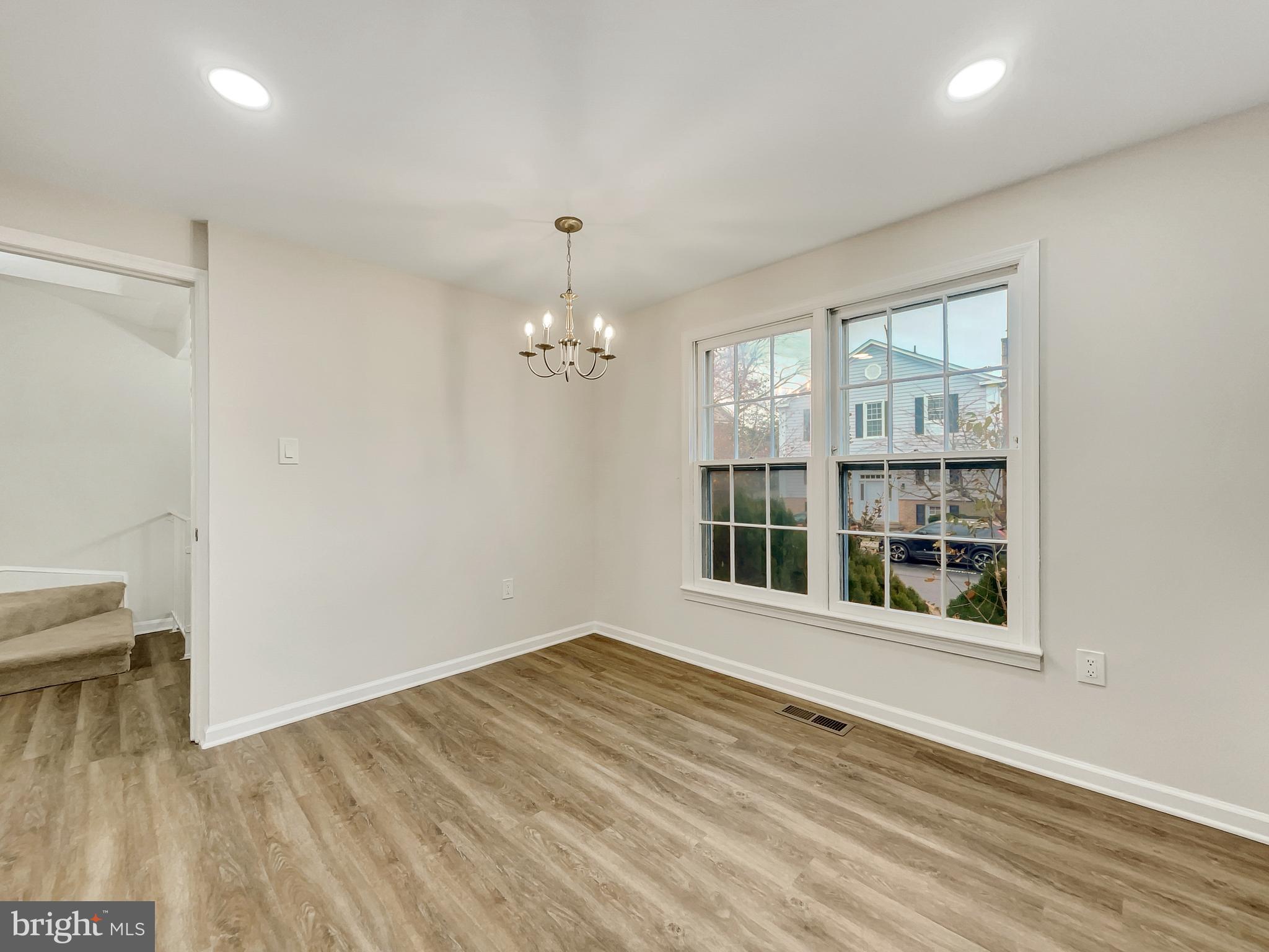 SARATOGA TOWNHOUSES - Residential