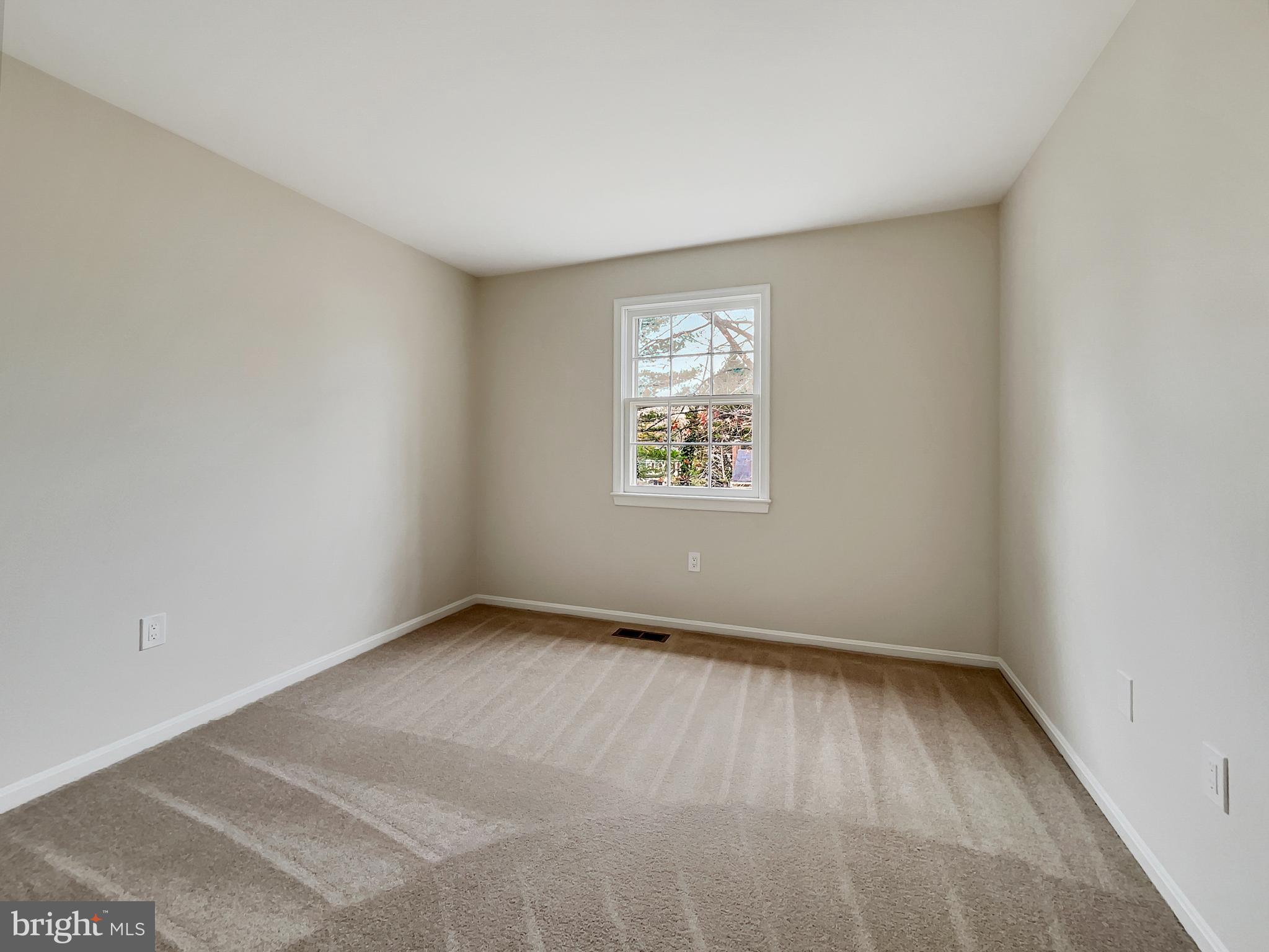 SARATOGA TOWNHOUSES - Residential