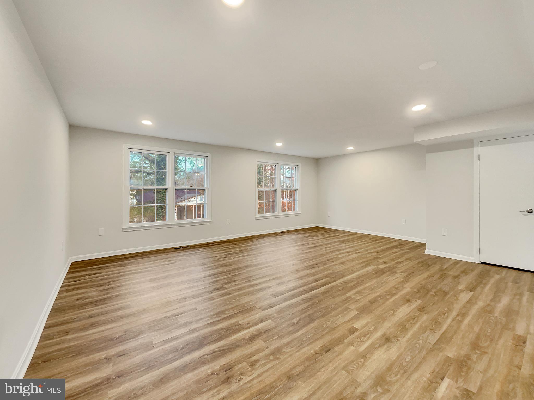 SARATOGA TOWNHOUSES - Residential