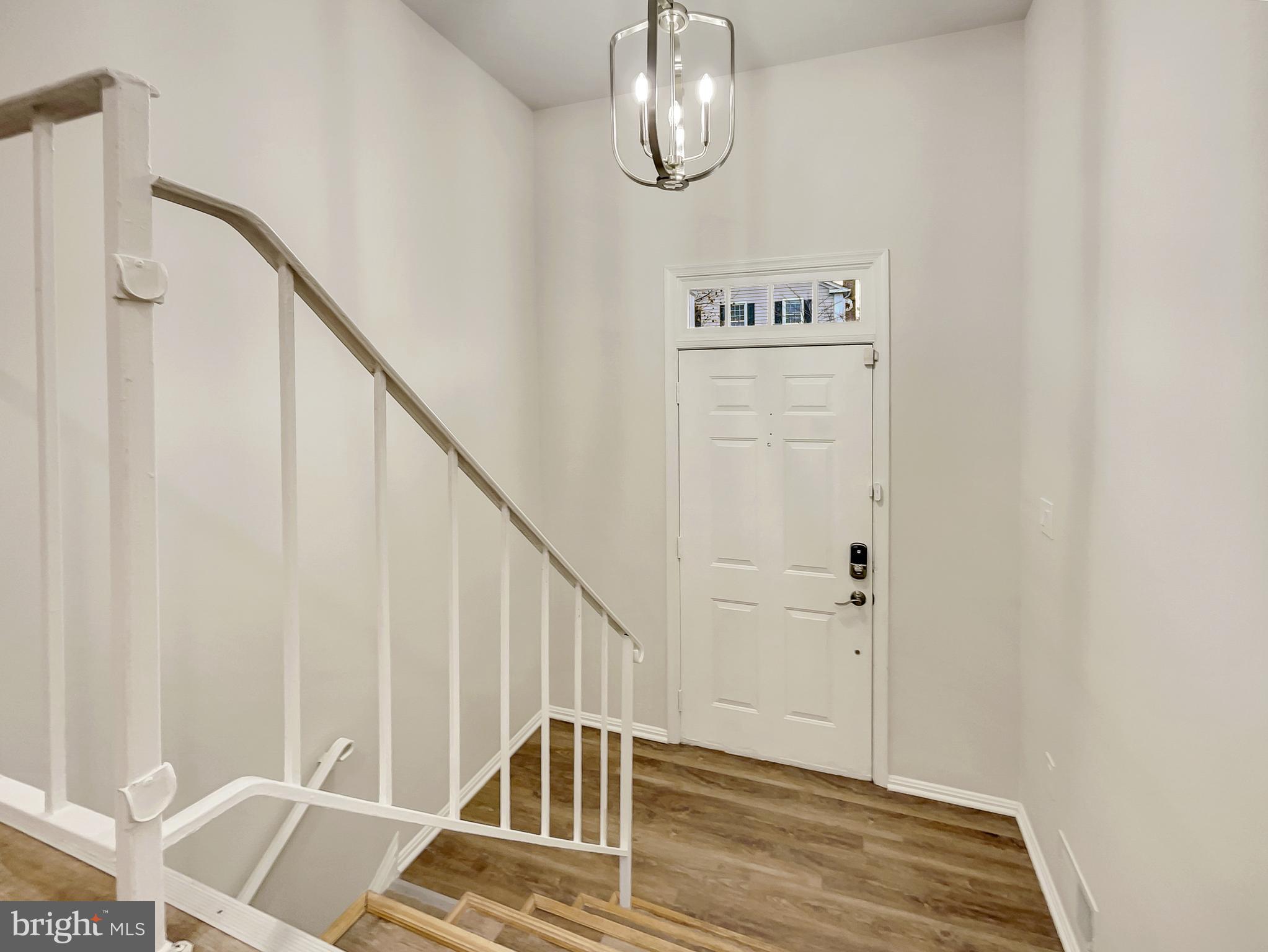 SARATOGA TOWNHOUSES - Residential