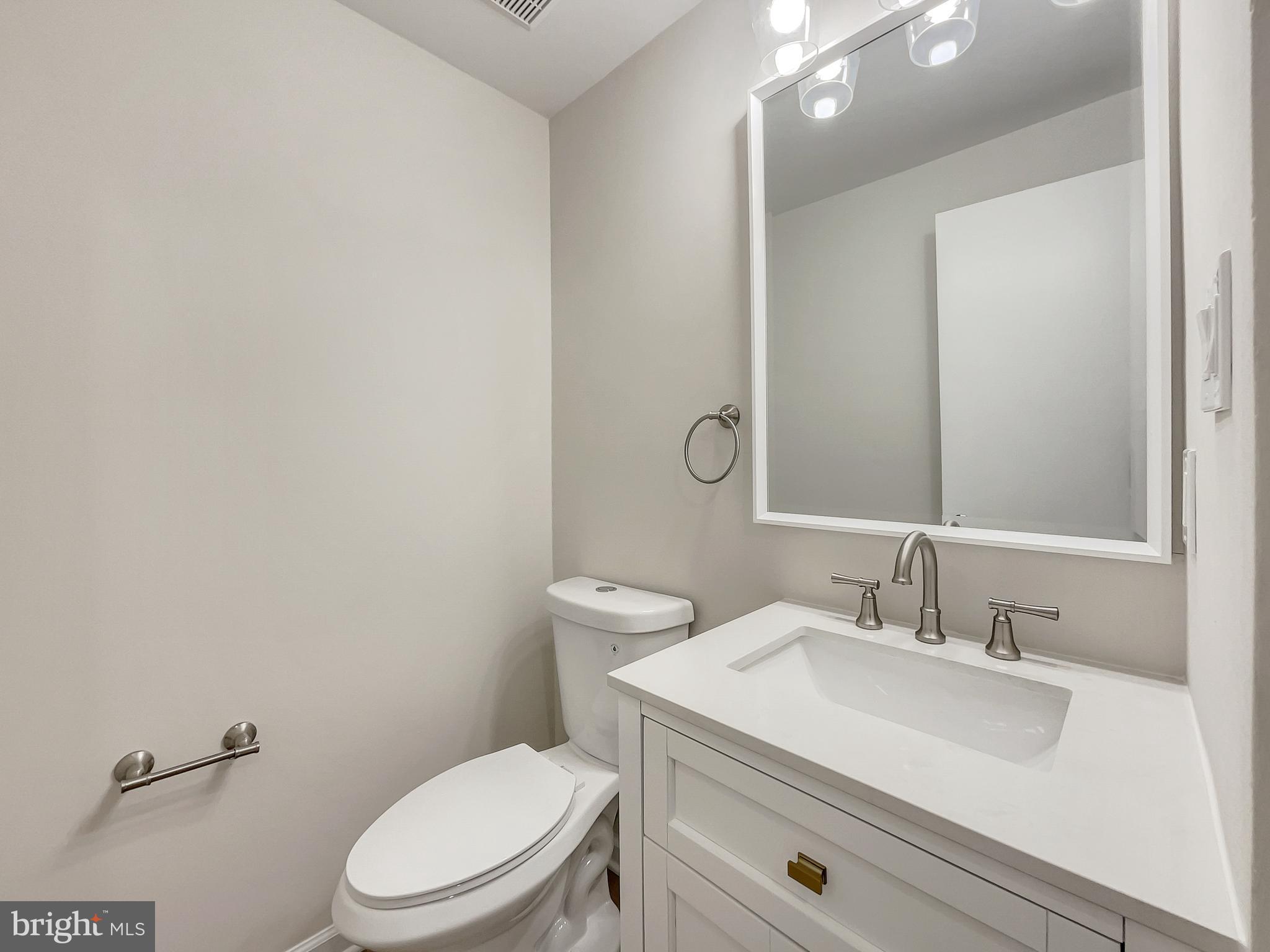 SARATOGA TOWNHOUSES - Residential