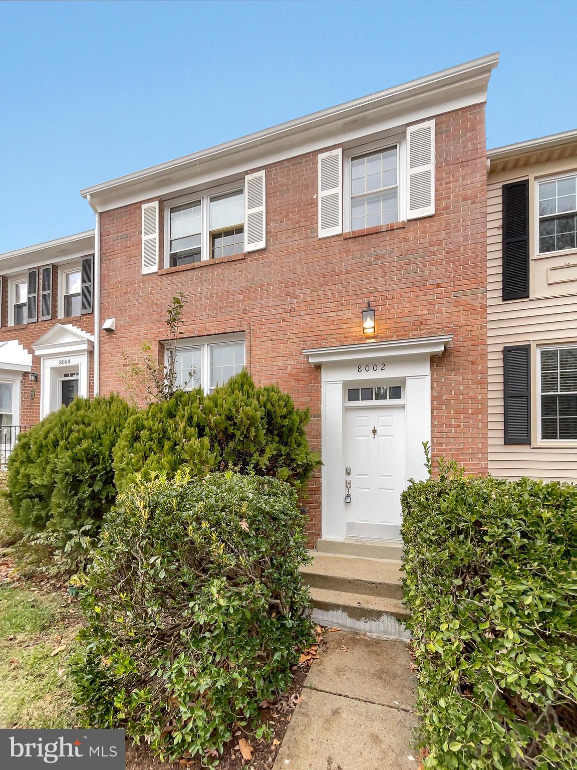 SARATOGA TOWNHOUSES - Residential