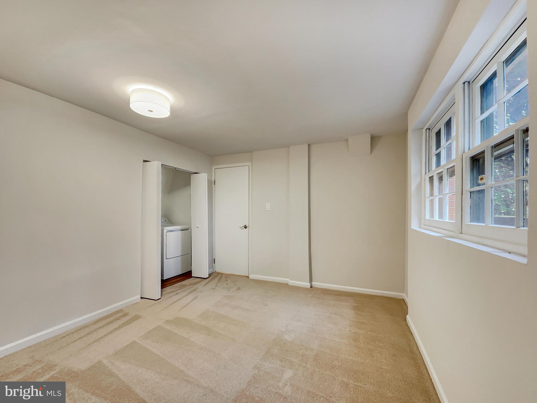 SARATOGA TOWNHOUSES - Residential