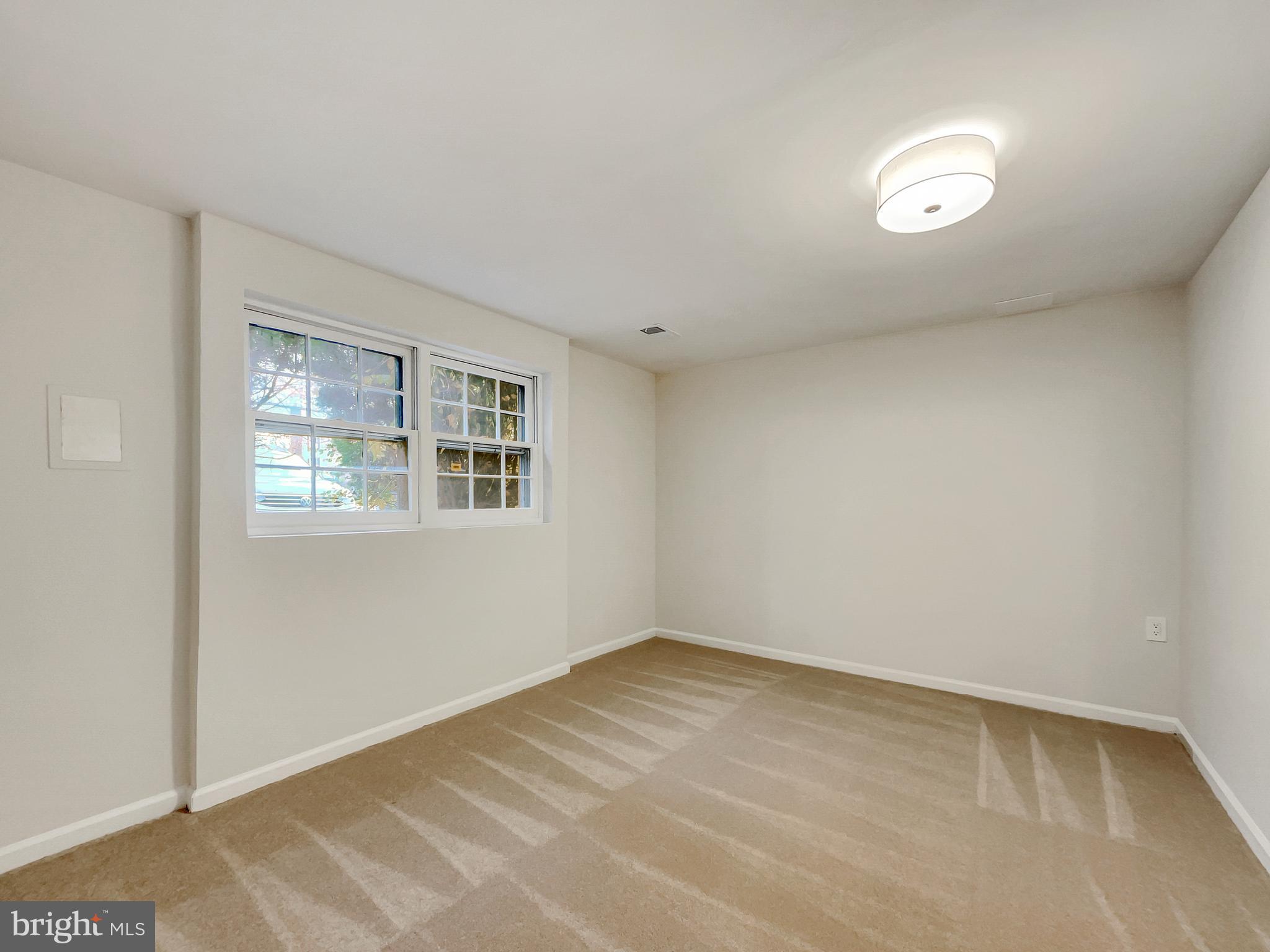 SARATOGA TOWNHOUSES - Residential