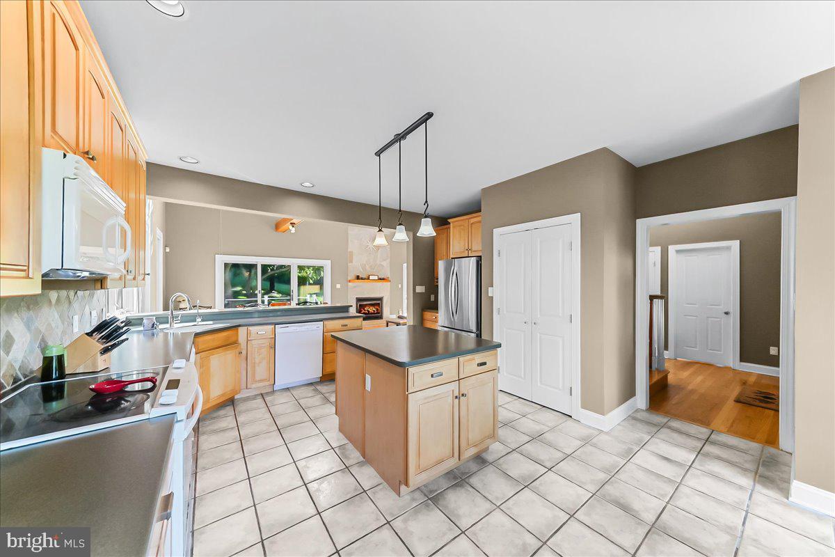 FAIR HILL - Residential