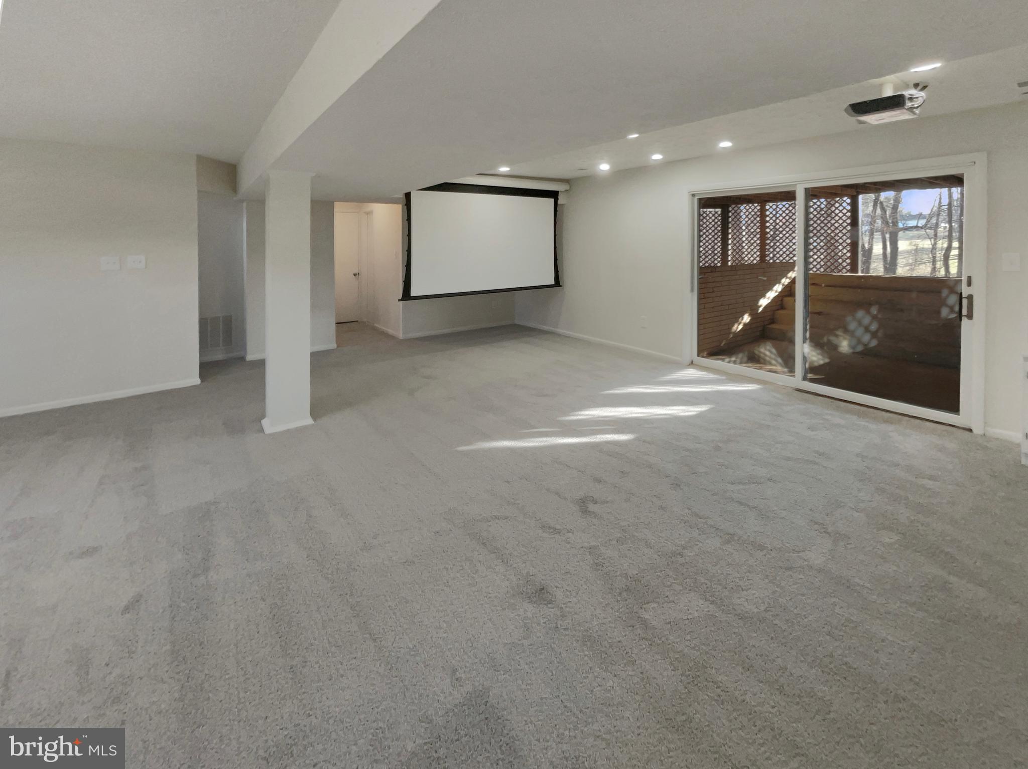 LAWNVALE ESTATES - Residential