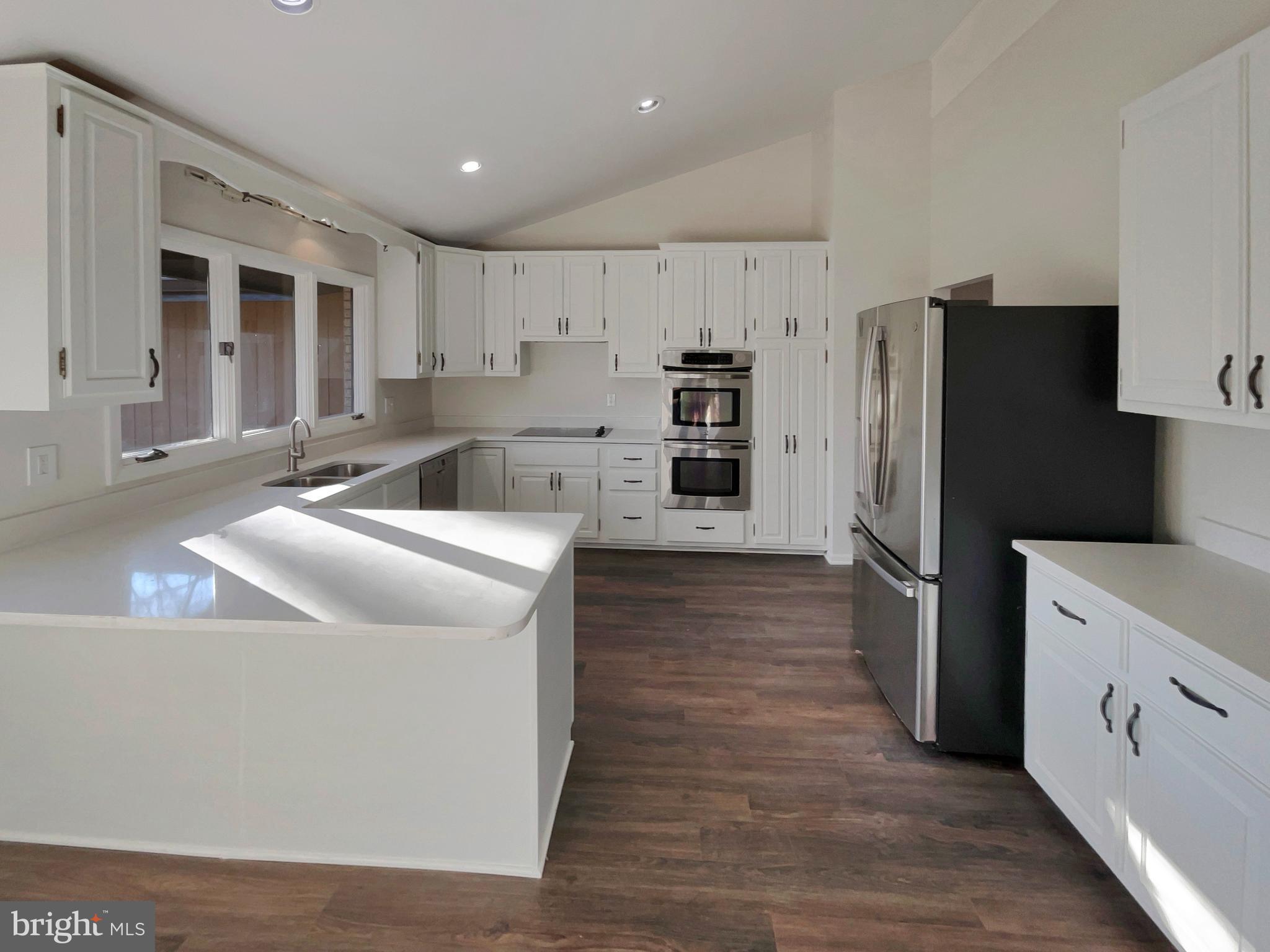 LAWNVALE ESTATES - Residential