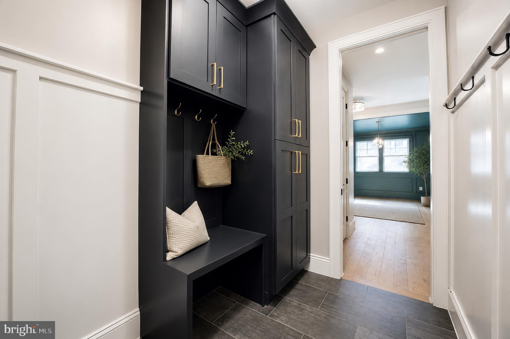 ADDISON HEIGHTS - Residential