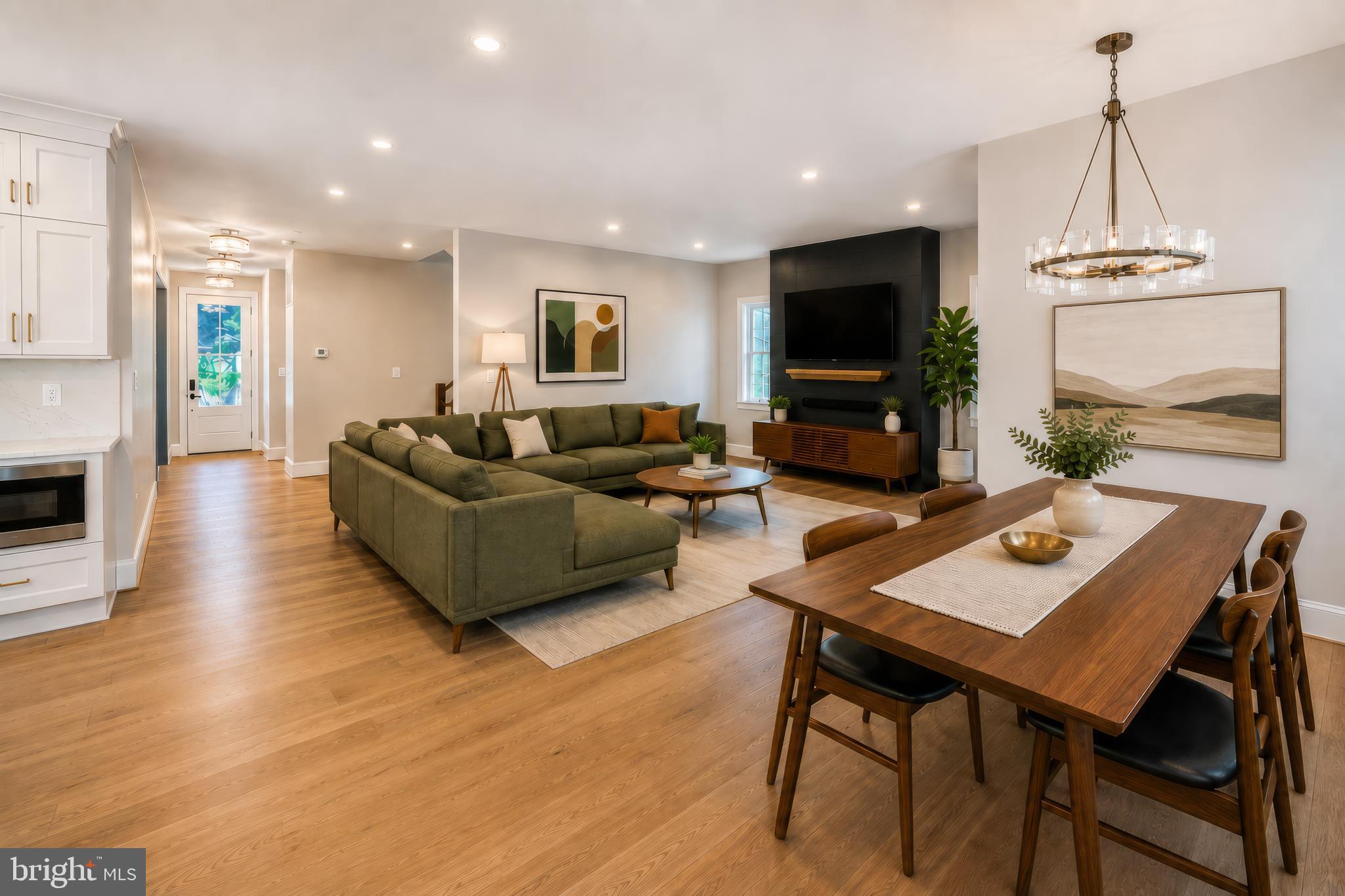 ADDISON HEIGHTS - Residential
