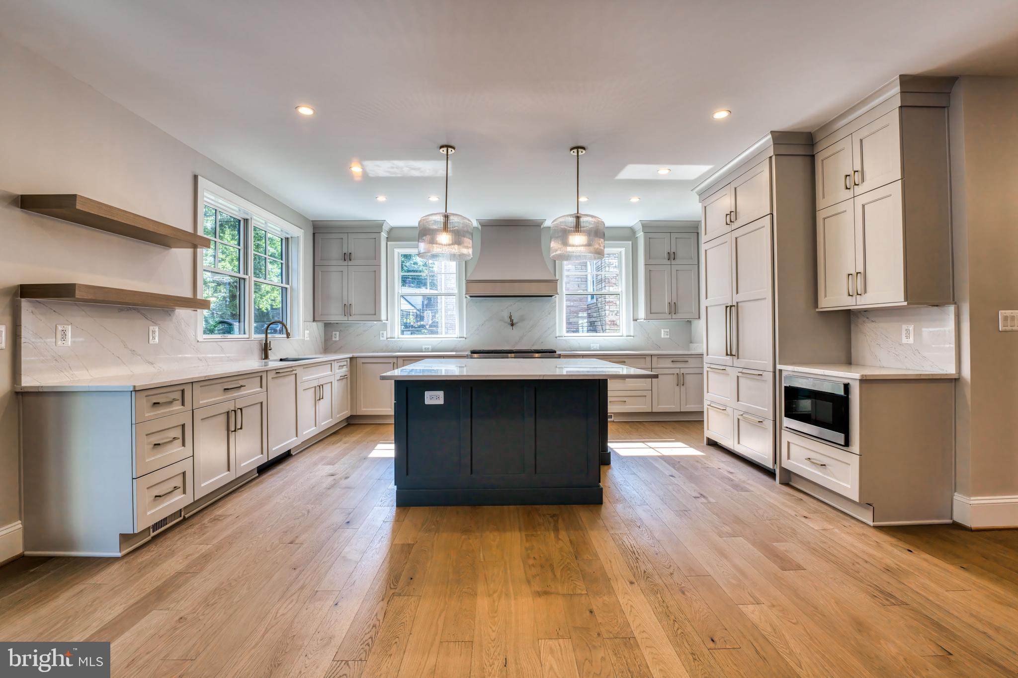ADDISON HEIGHTS - Residential