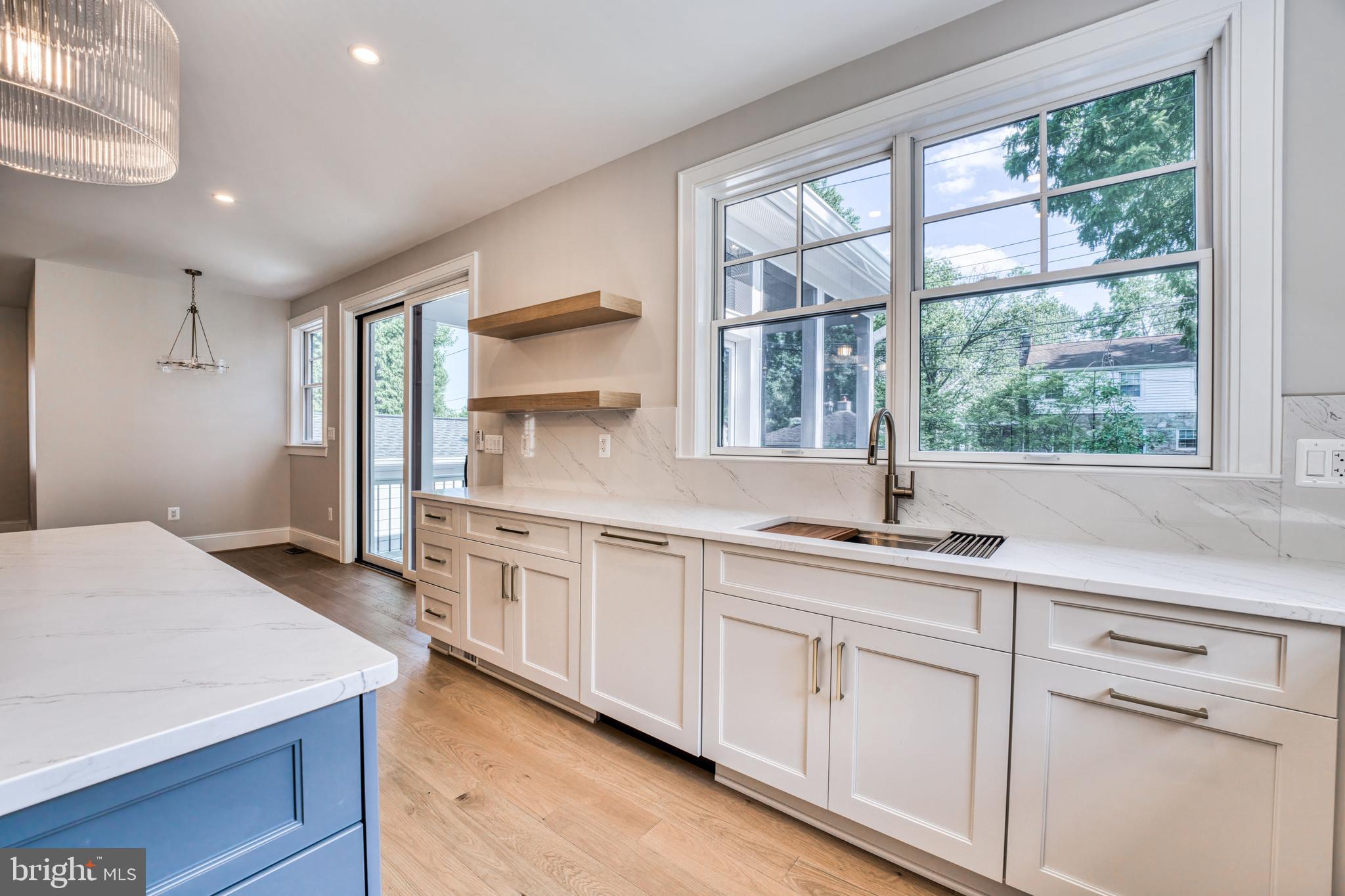 ADDISON HEIGHTS - Residential