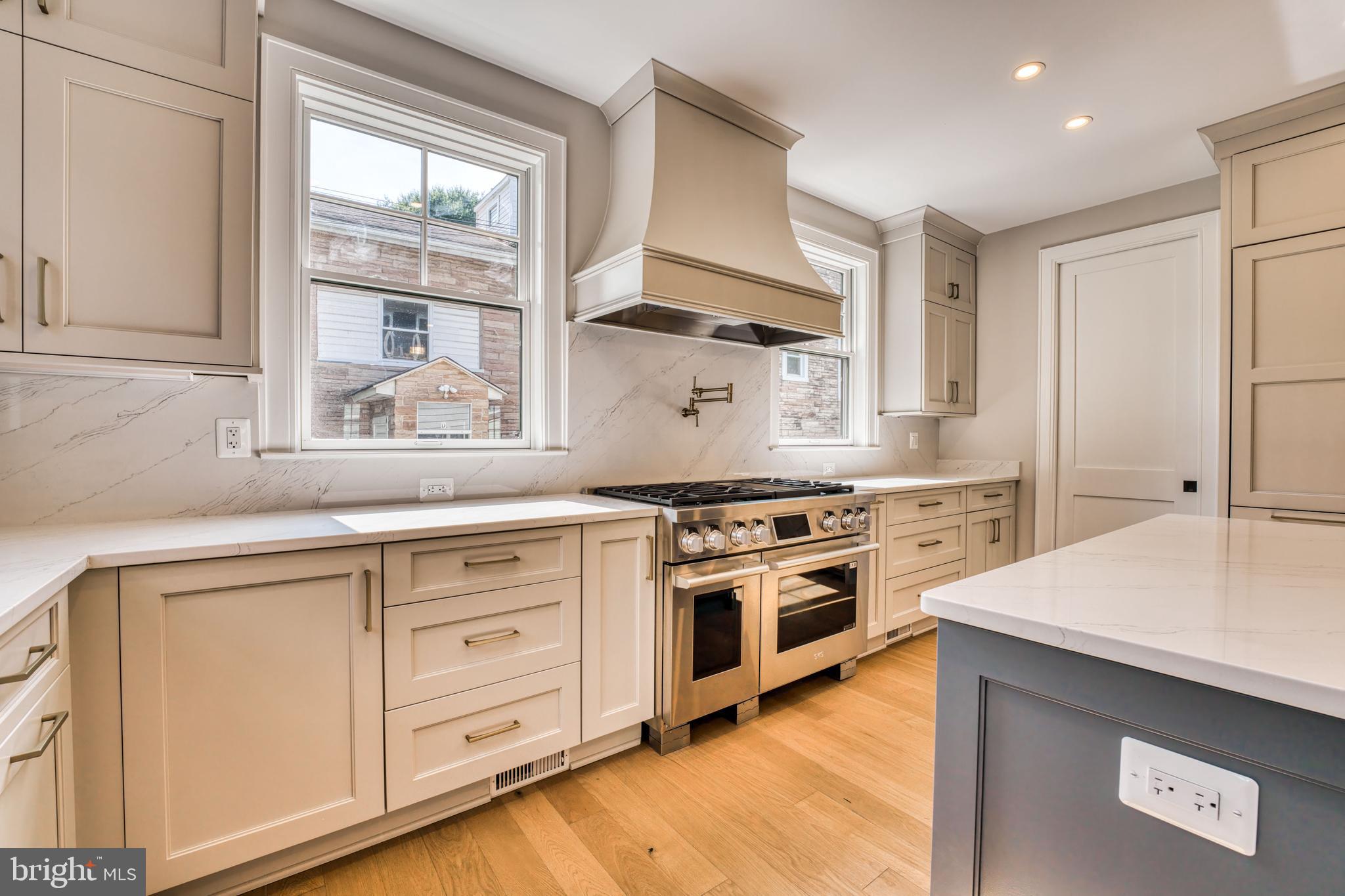 ADDISON HEIGHTS - Residential