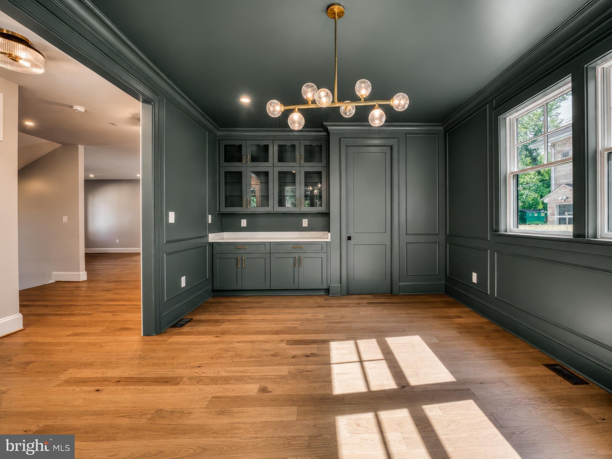ADDISON HEIGHTS - Residential