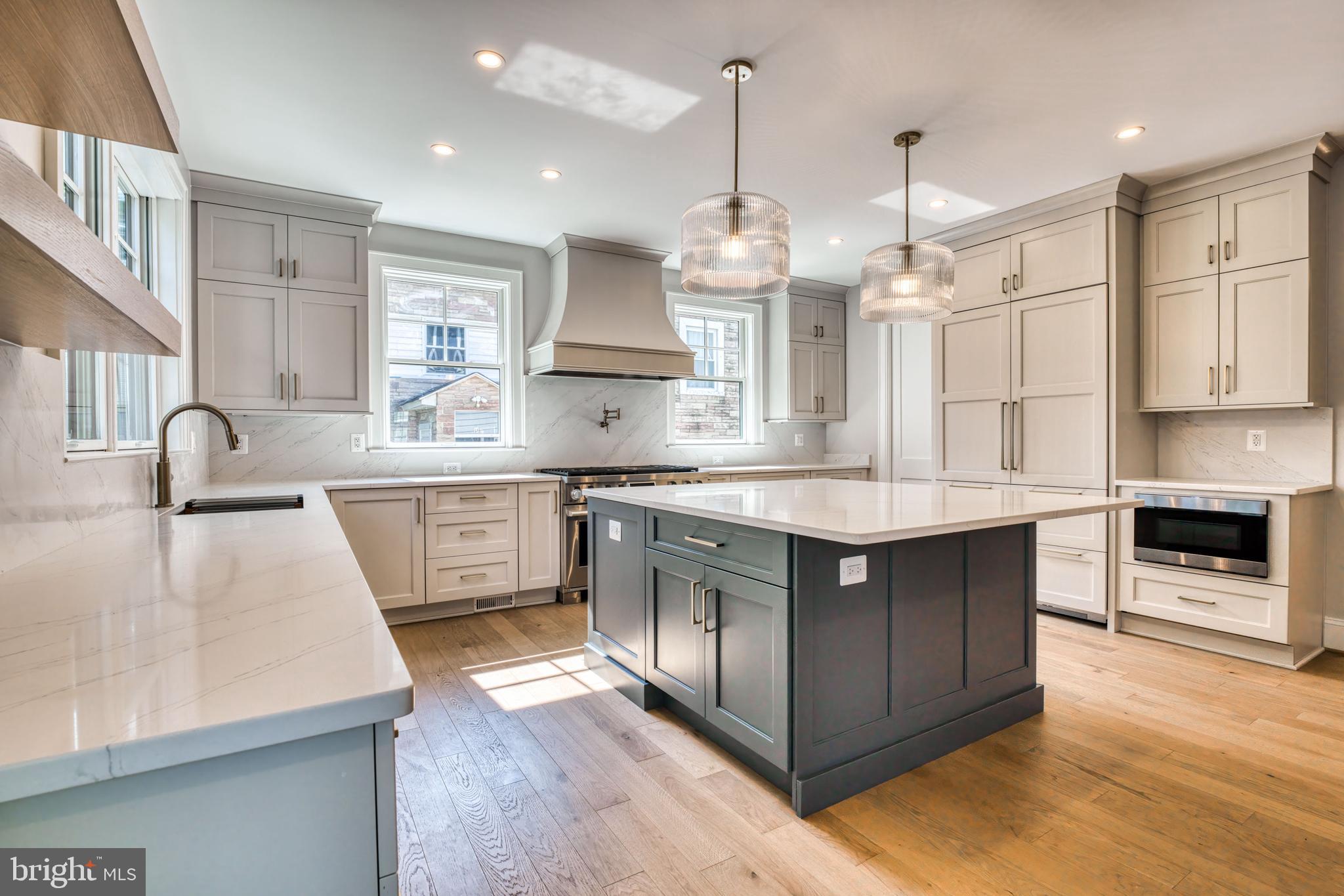ADDISON HEIGHTS - Residential