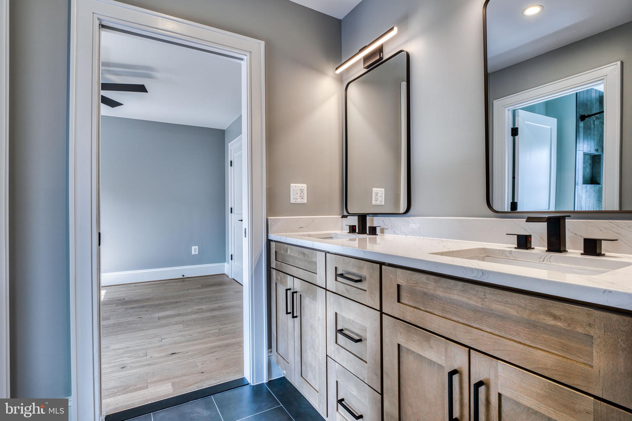 ADDISON HEIGHTS - Residential