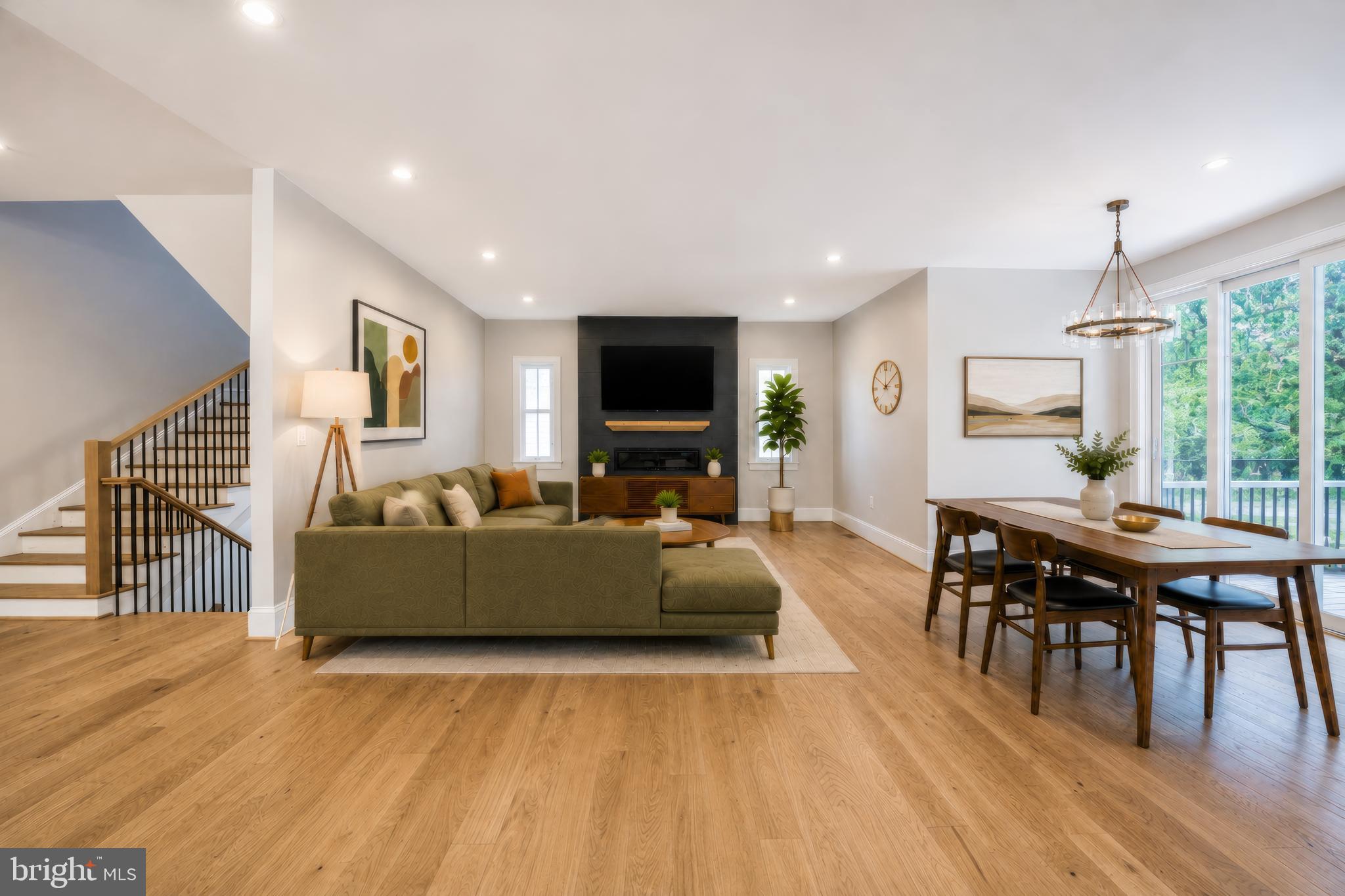 ADDISON HEIGHTS - Residential