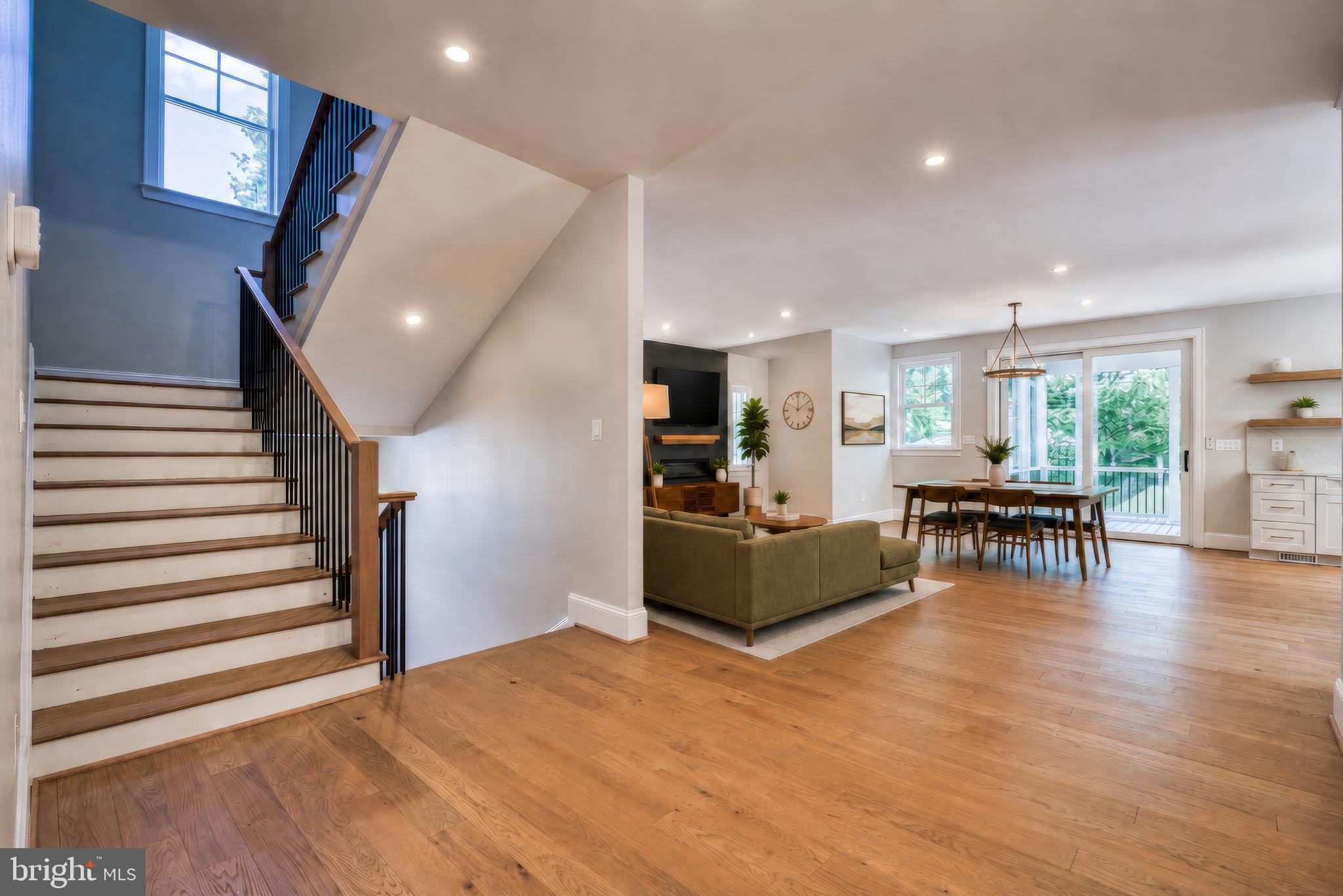 ADDISON HEIGHTS - Residential