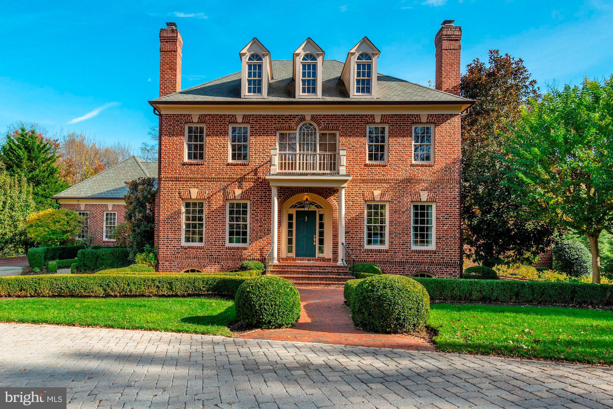 LANGLEY COURT - Residential