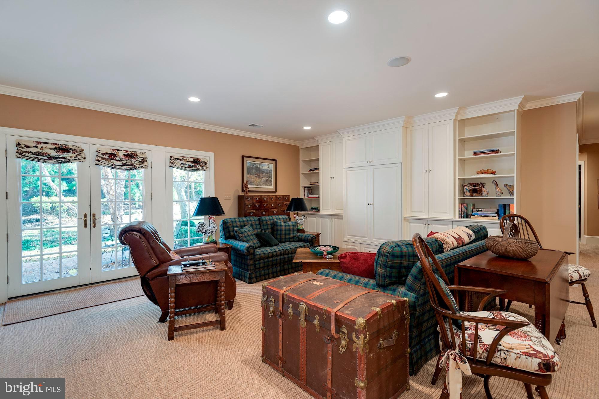LANGLEY COURT - Residential
