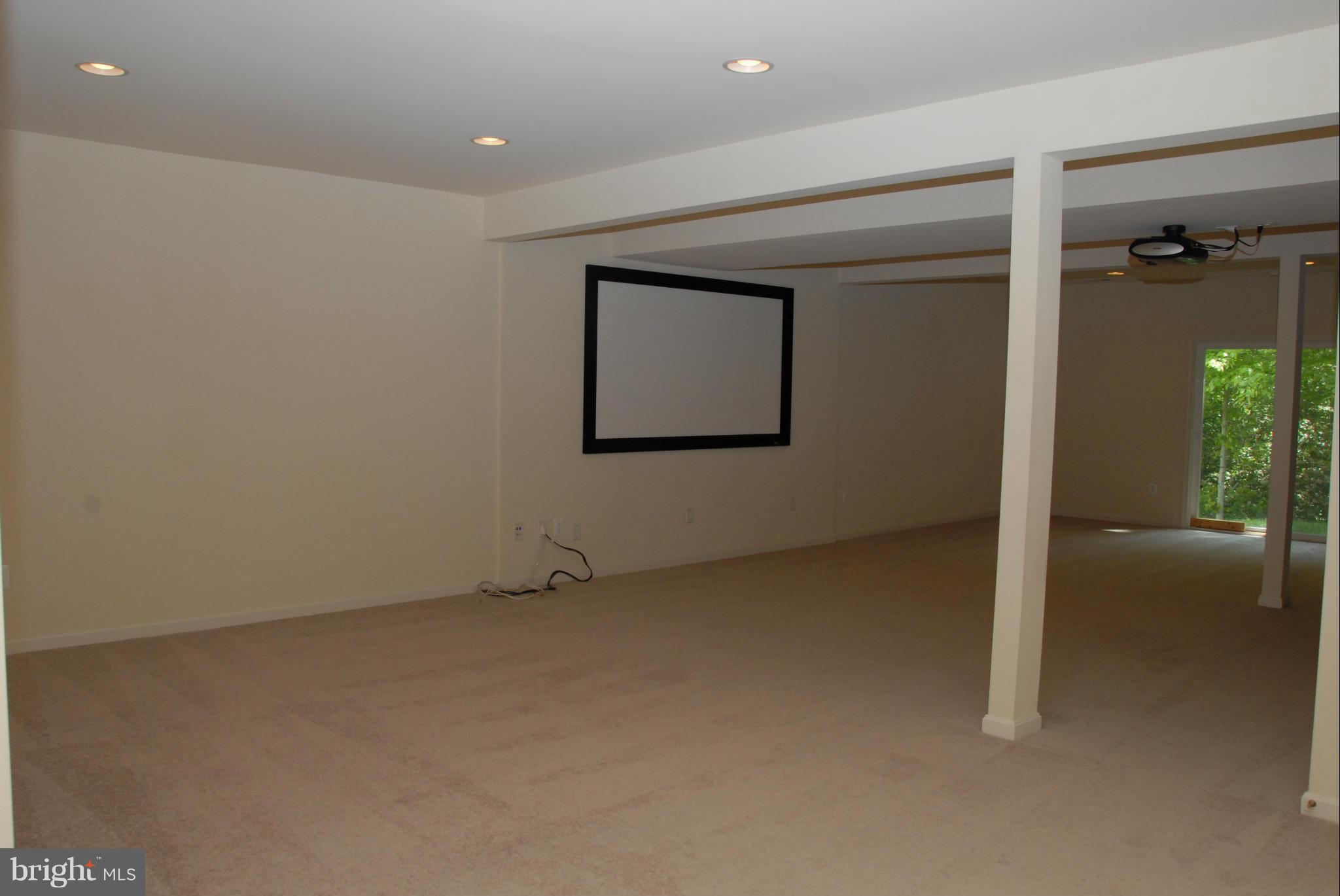 PEMBROOKE - Residential Lease