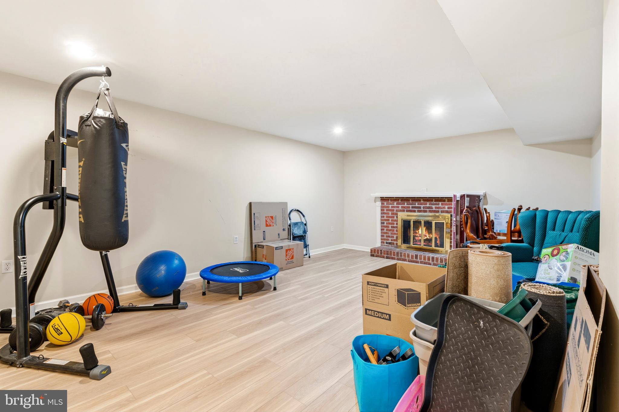 COLLEGE PARK WOODS - Residential