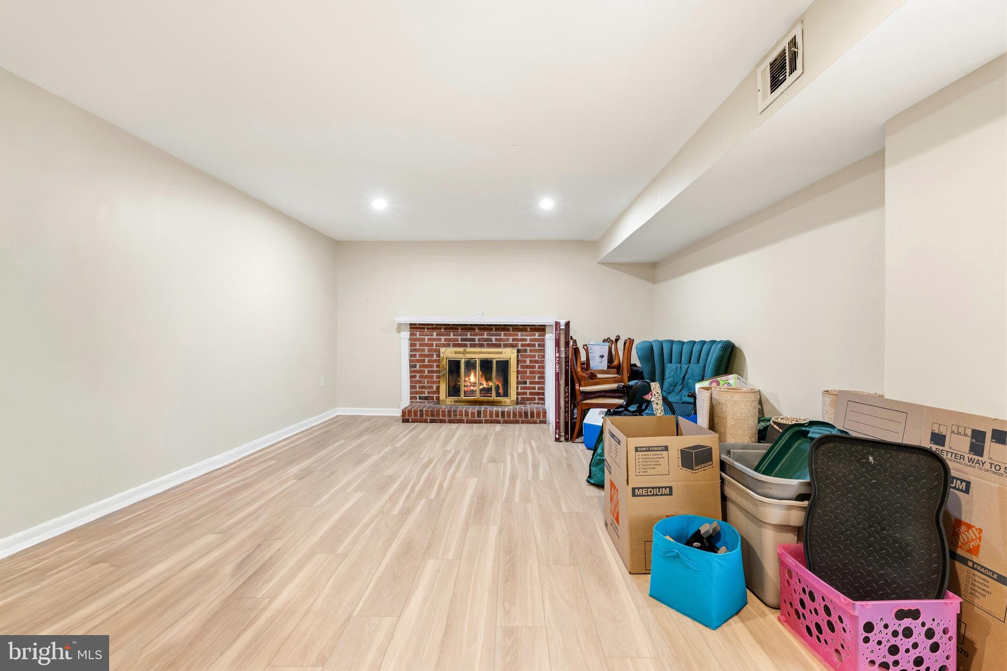 COLLEGE PARK WOODS - Residential