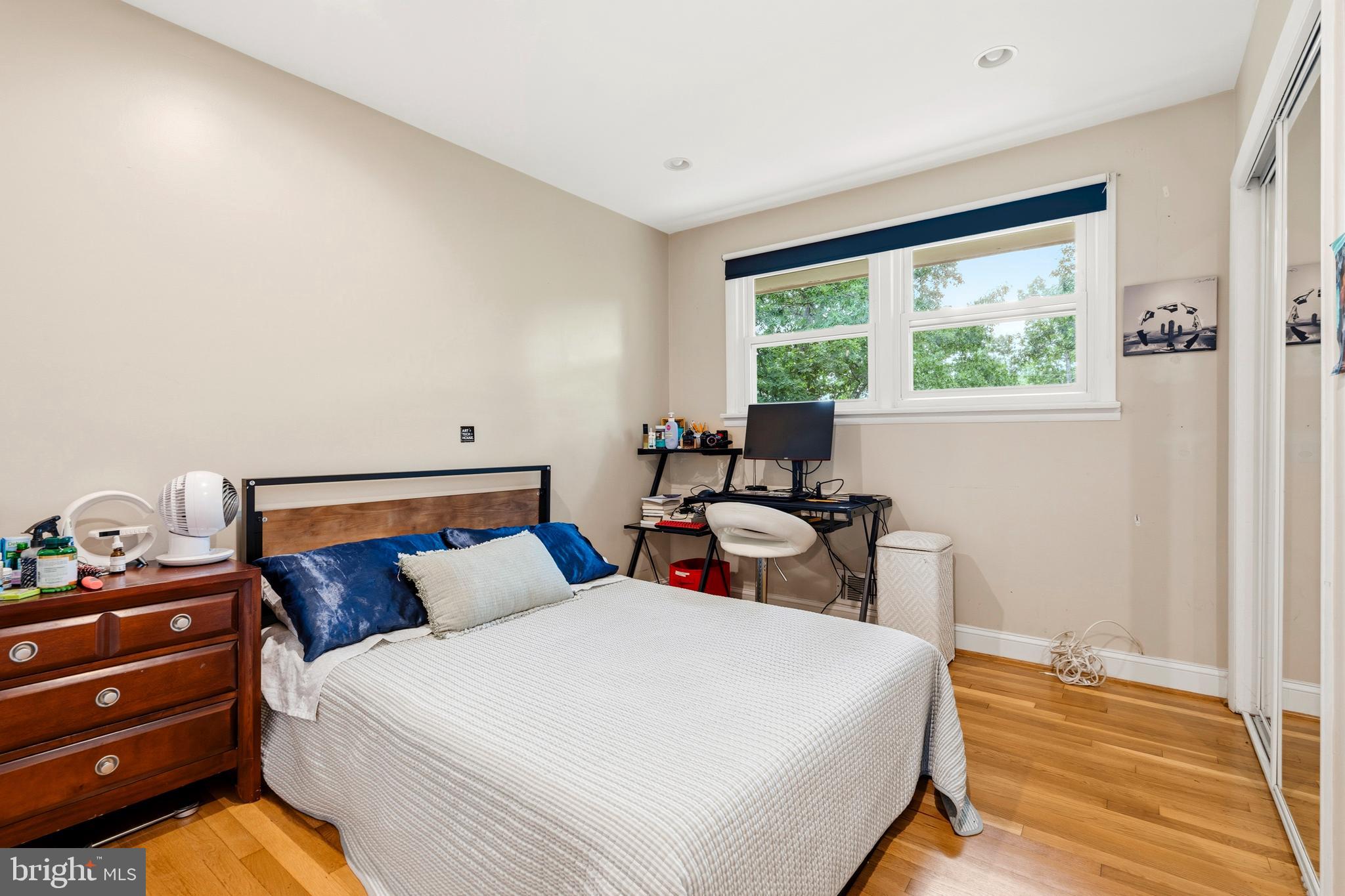 COLLEGE PARK WOODS - Residential