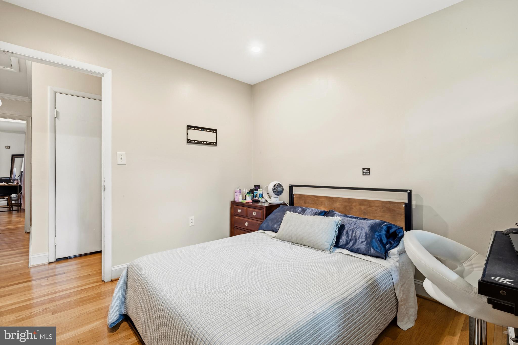 COLLEGE PARK WOODS - Residential
