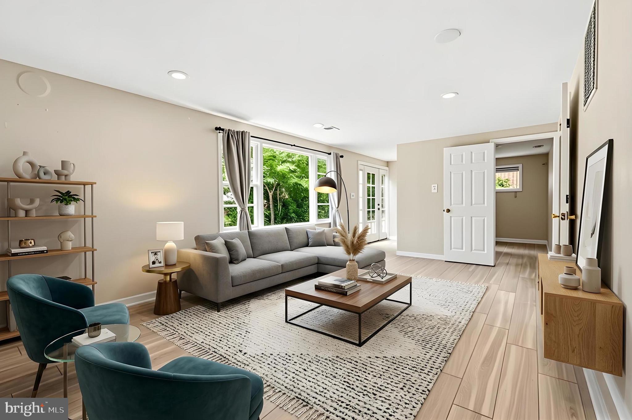 COLLEGE PARK WOODS - Residential