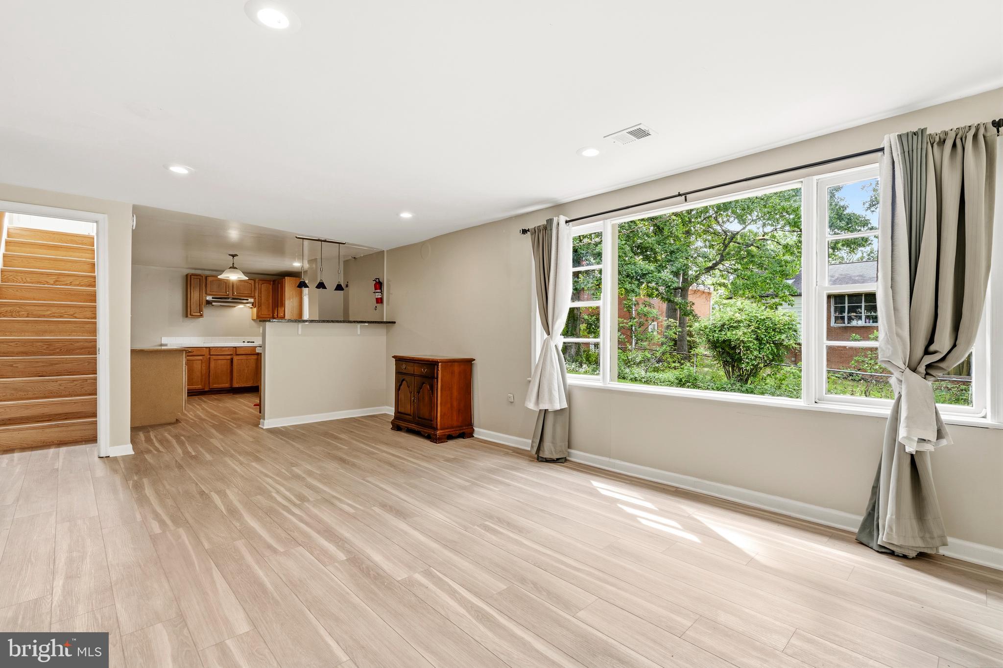 COLLEGE PARK WOODS - Residential