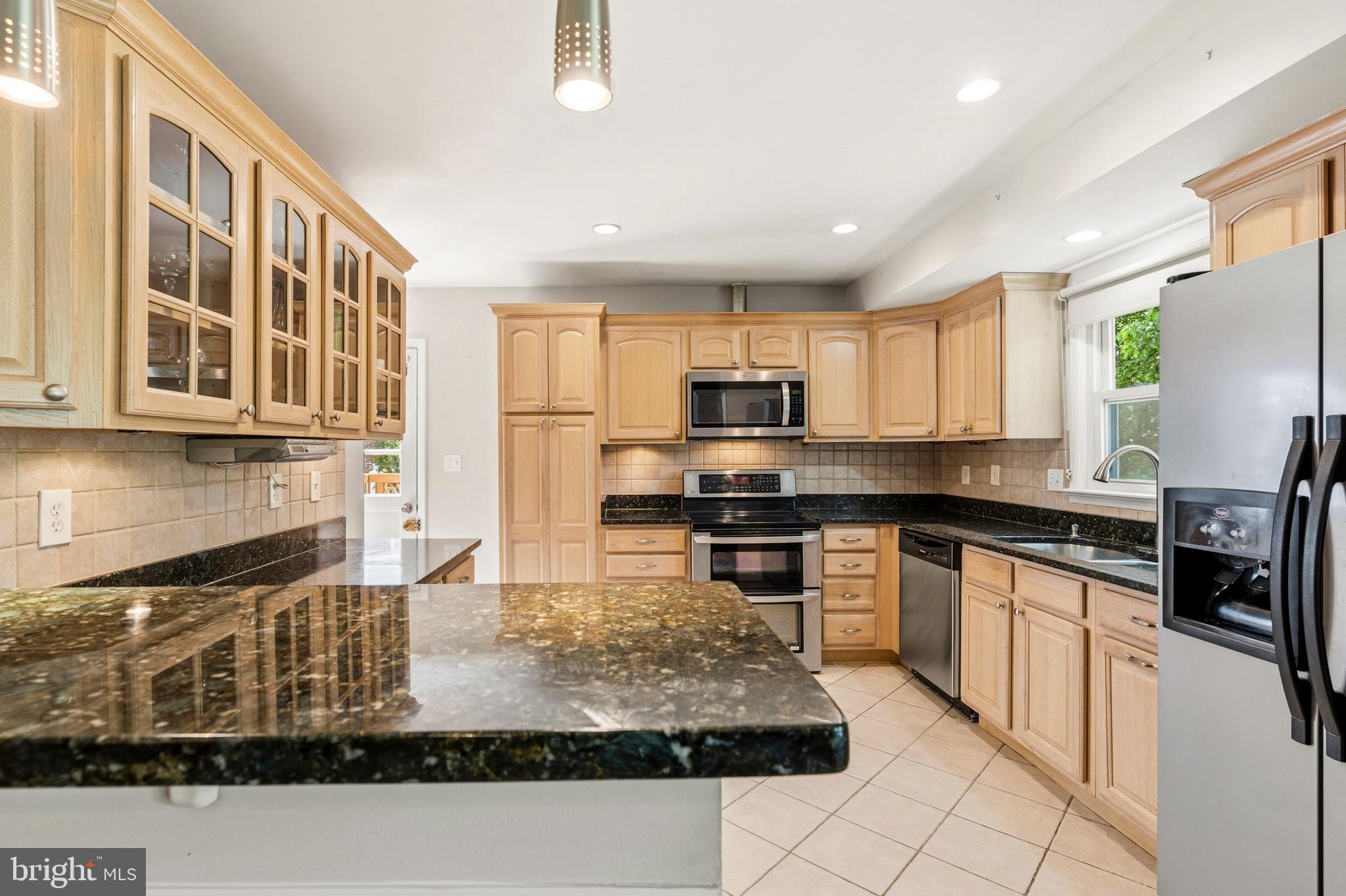 COLLEGE PARK WOODS - Residential