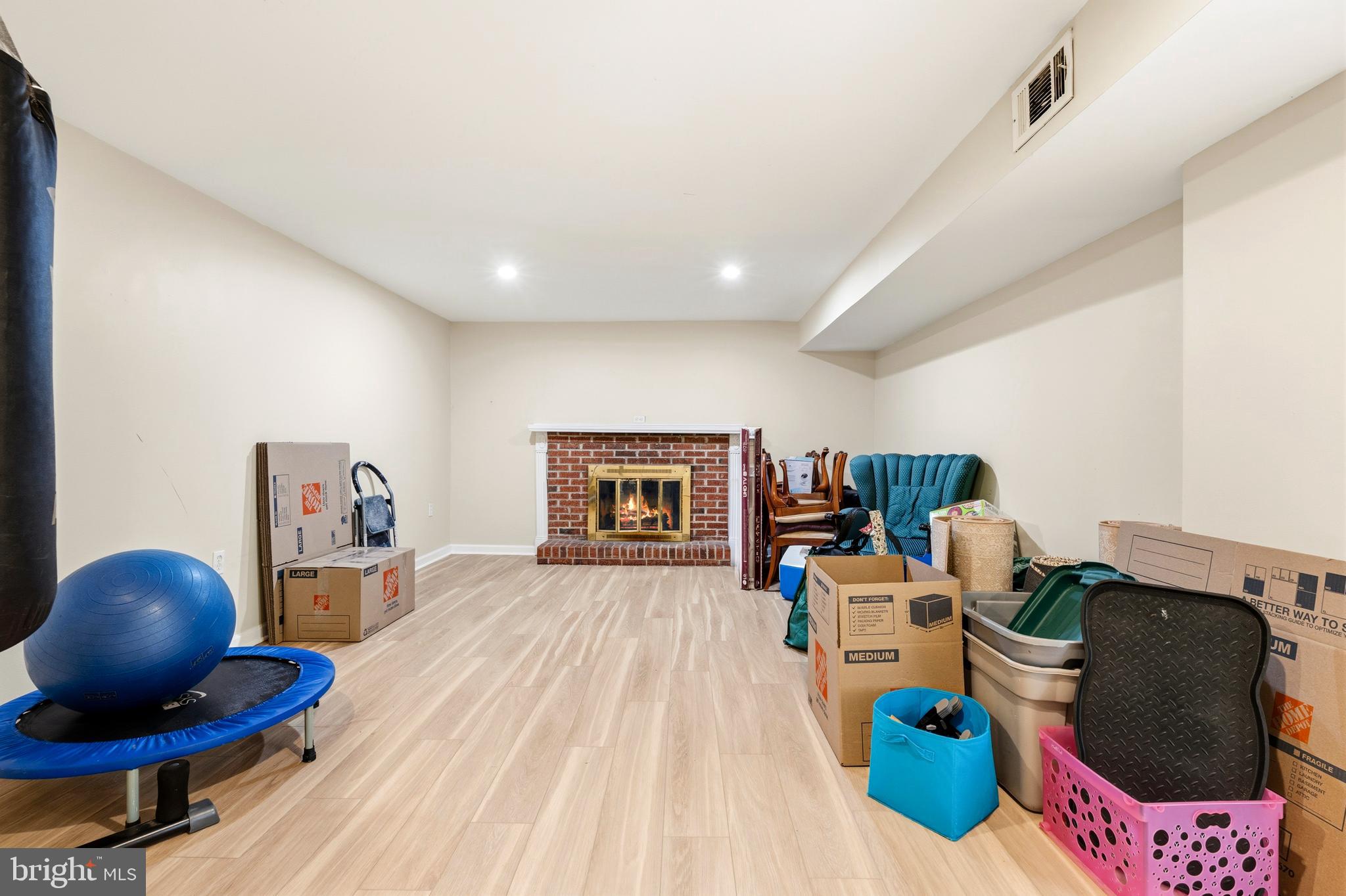 COLLEGE PARK WOODS - Residential