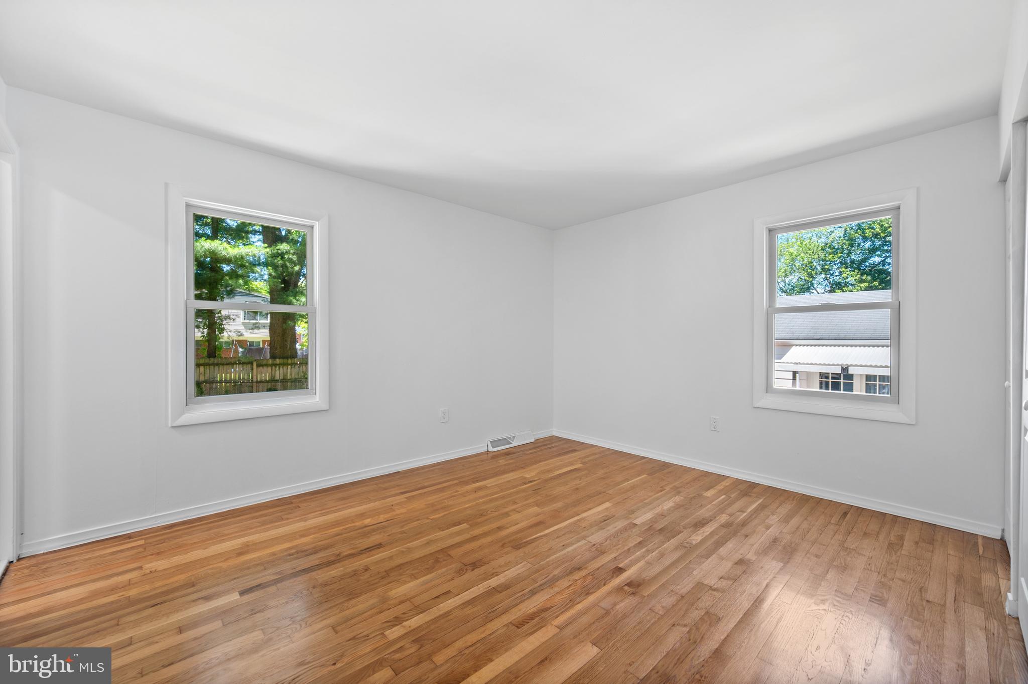 GREENWOOD KNOLLS - Residential