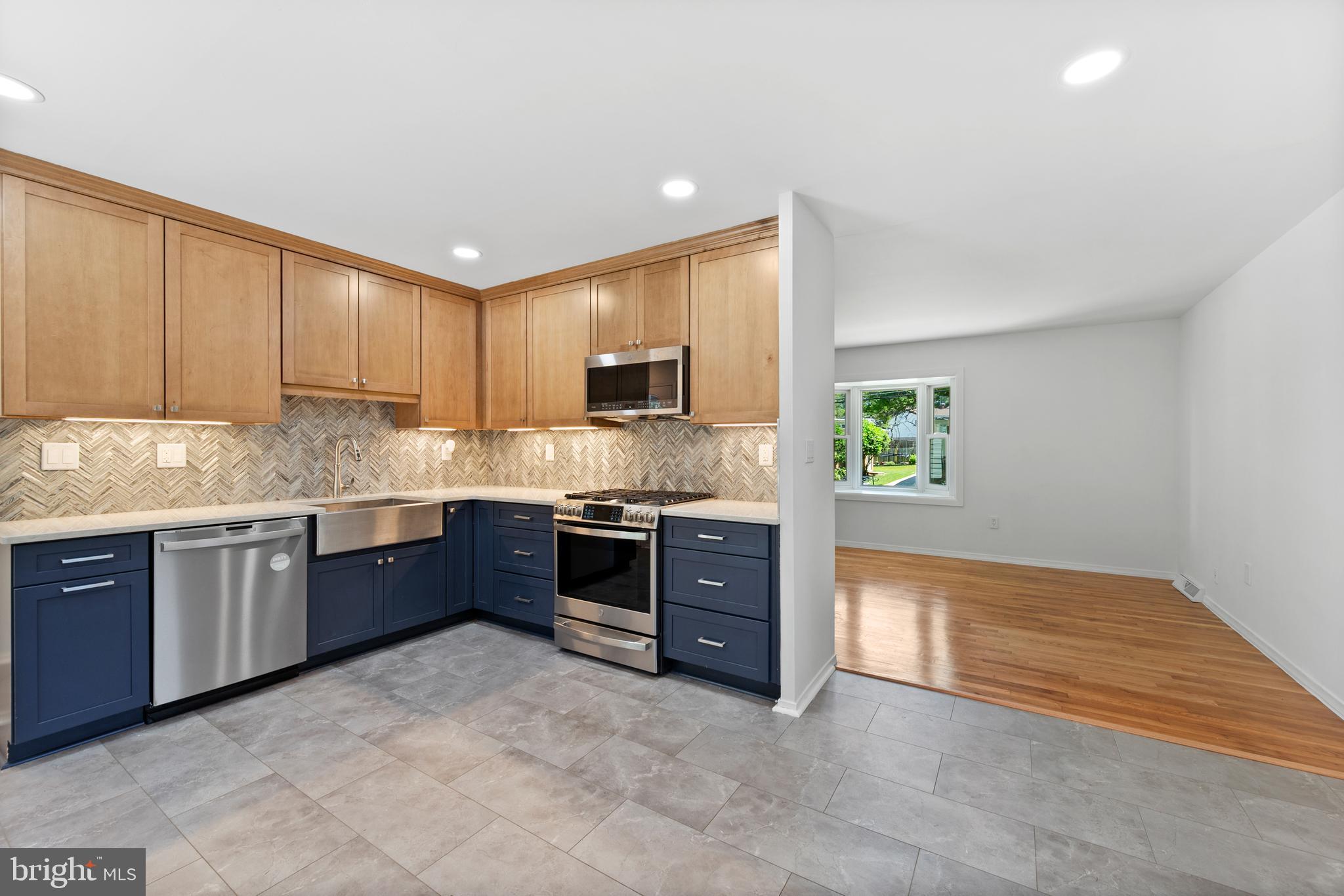 GREENWOOD KNOLLS - Residential