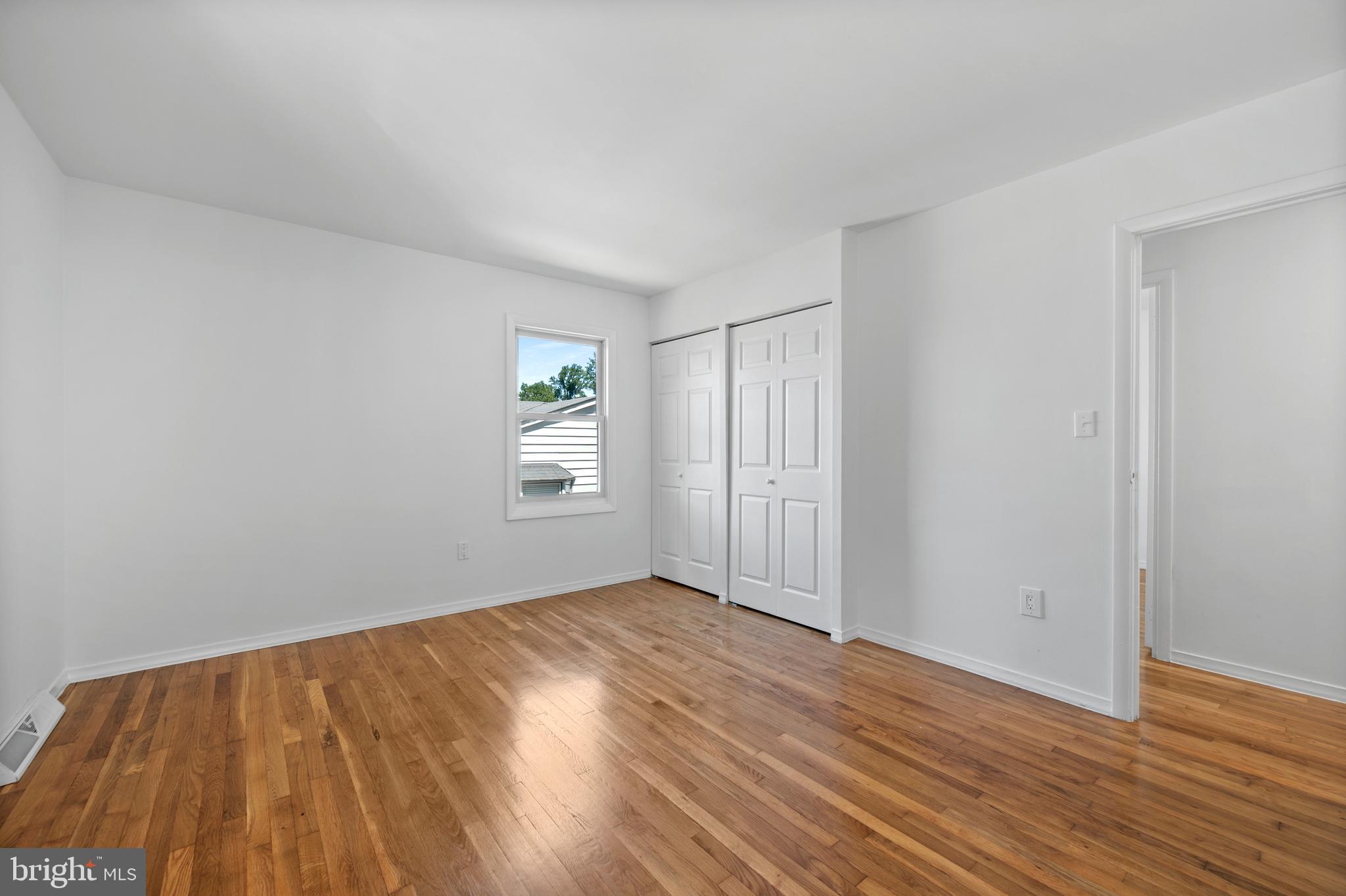 GREENWOOD KNOLLS - Residential